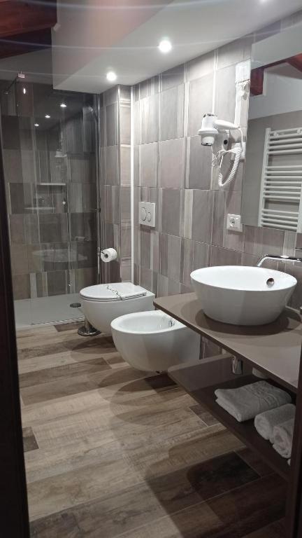 Superior Quadruple Room - Photo 4