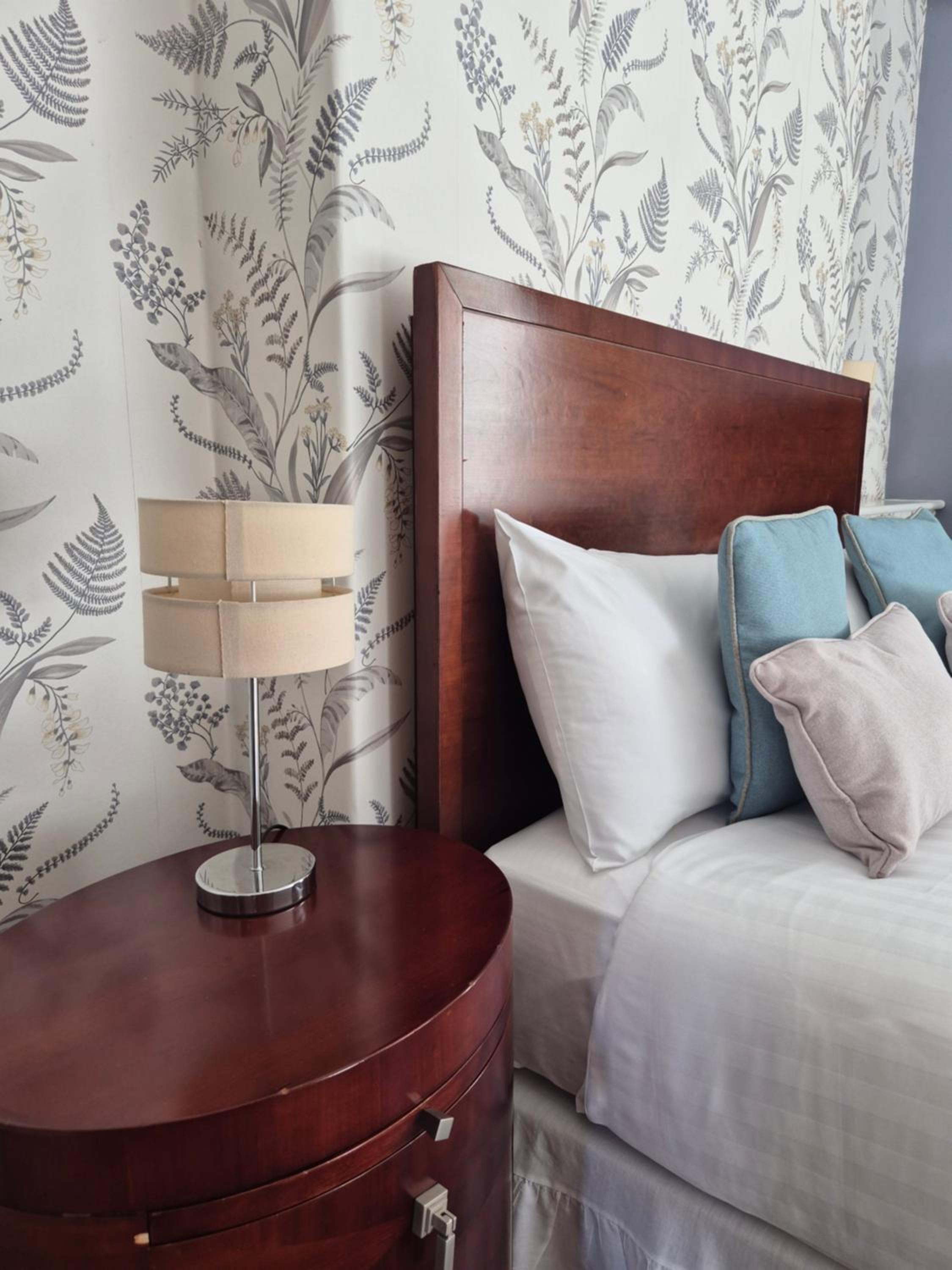 Deluxe Family Room - Photo 7