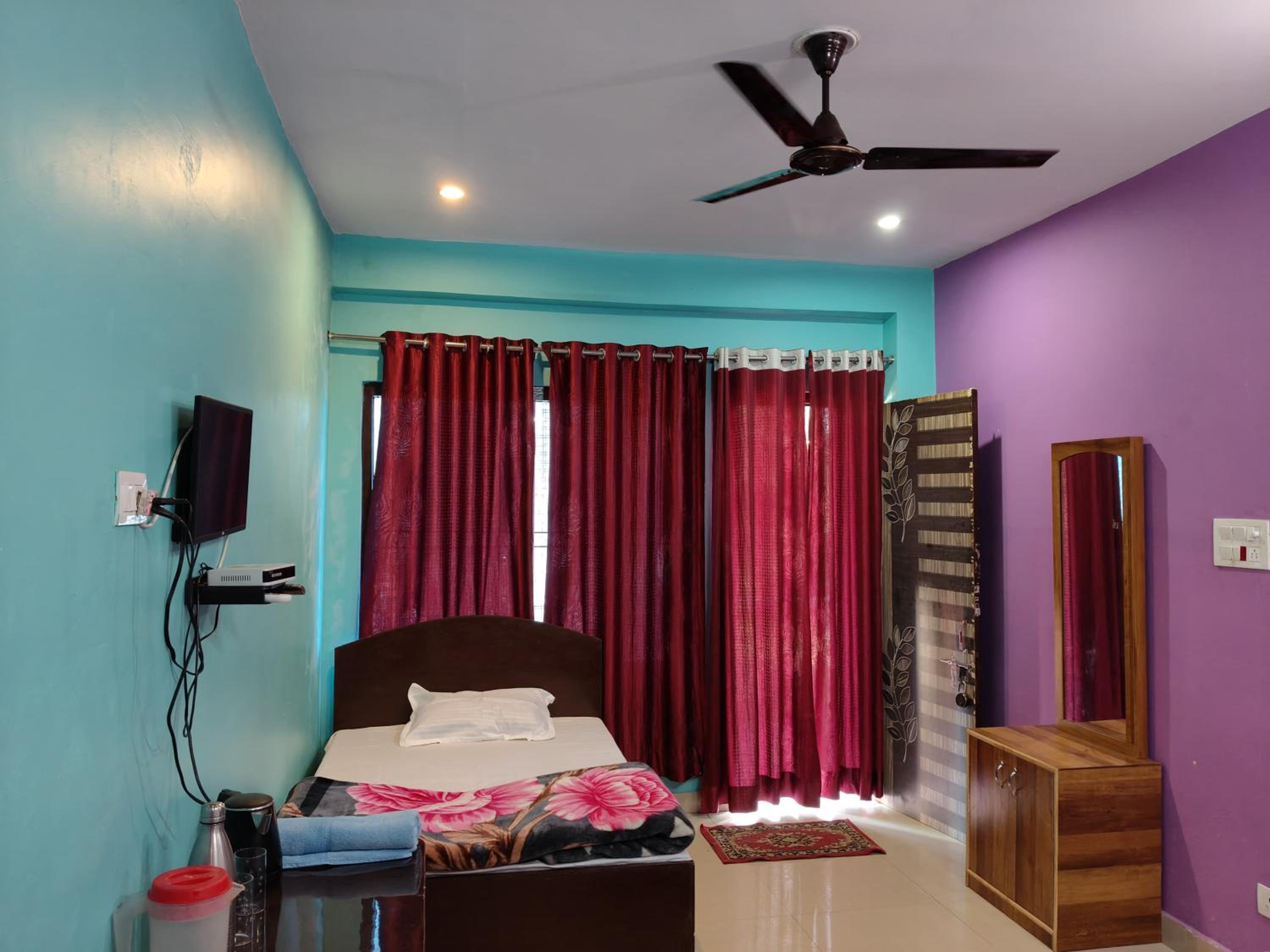 Budget Single Room photo 2