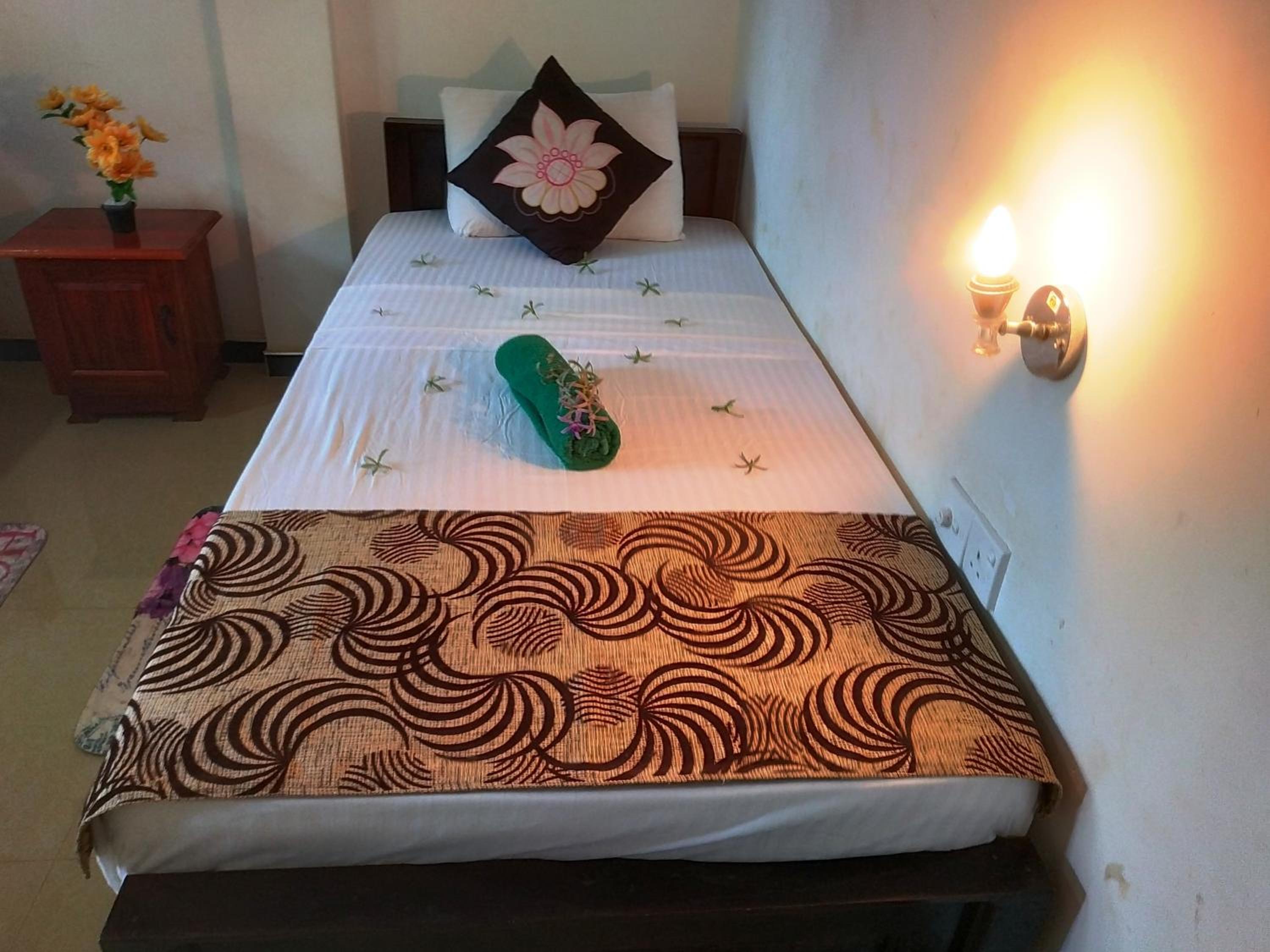 6-Bed Mixed Dormitory Room