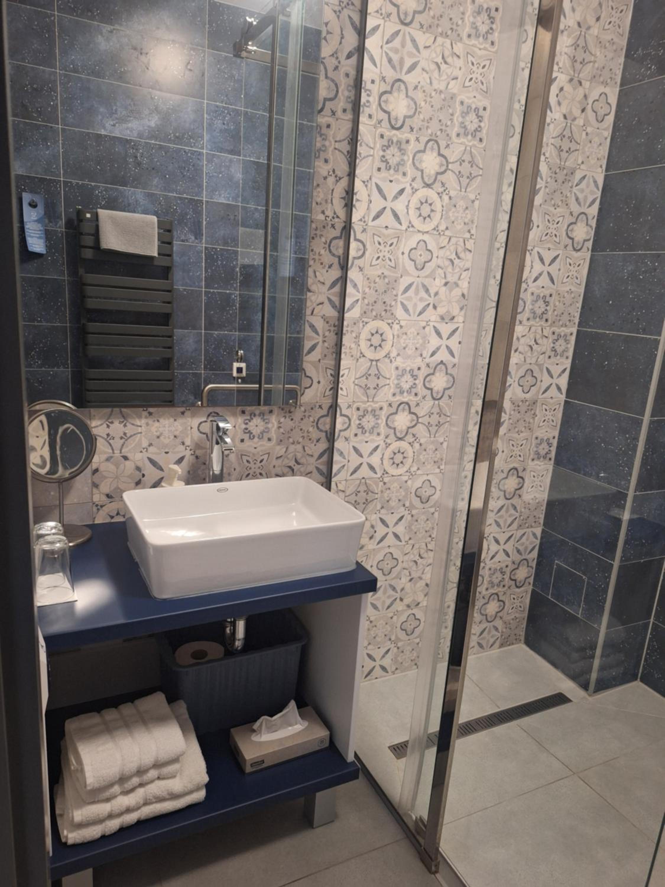 King Room - Disability Access photo 2