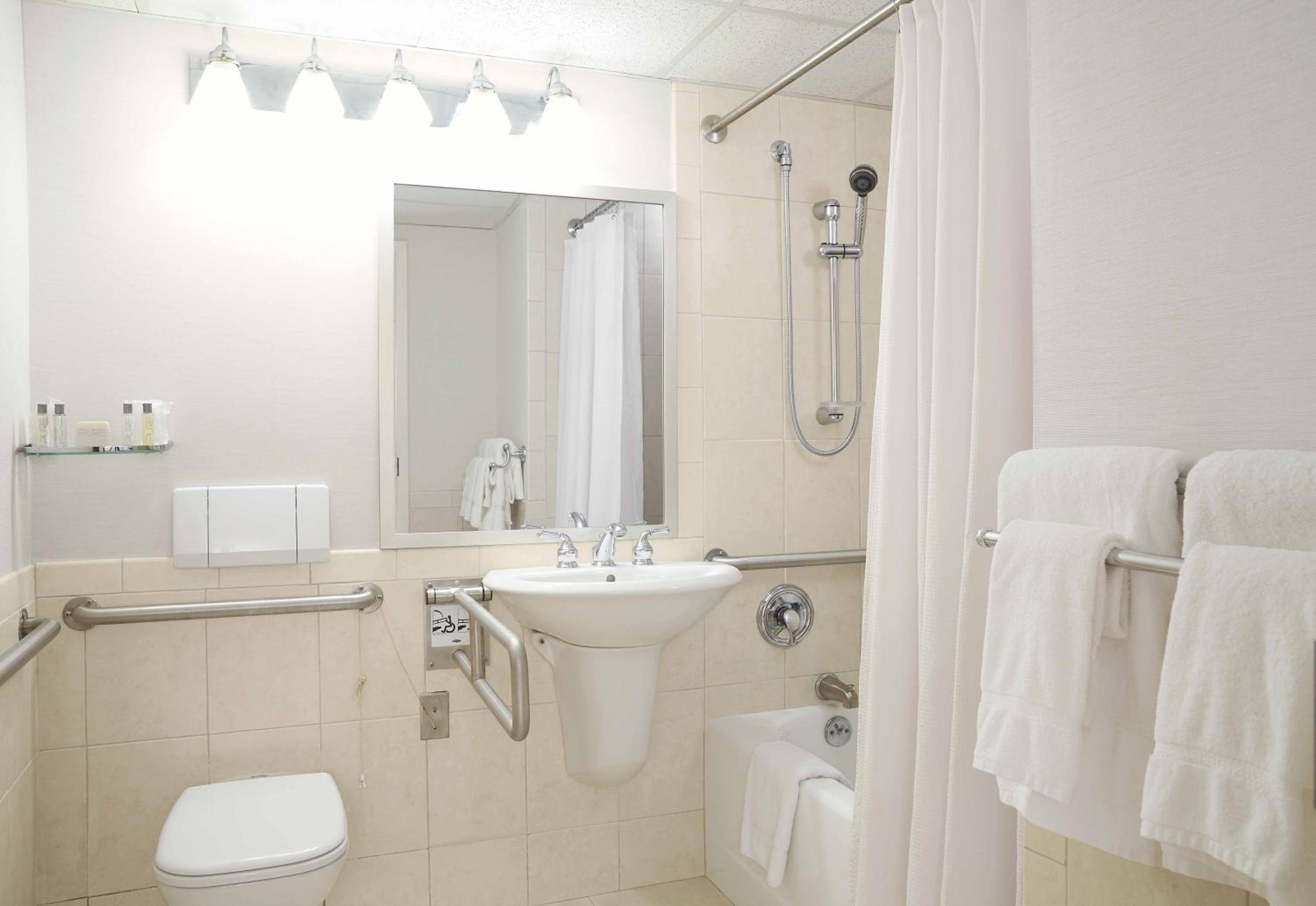 King Room - Disability Access photo 2