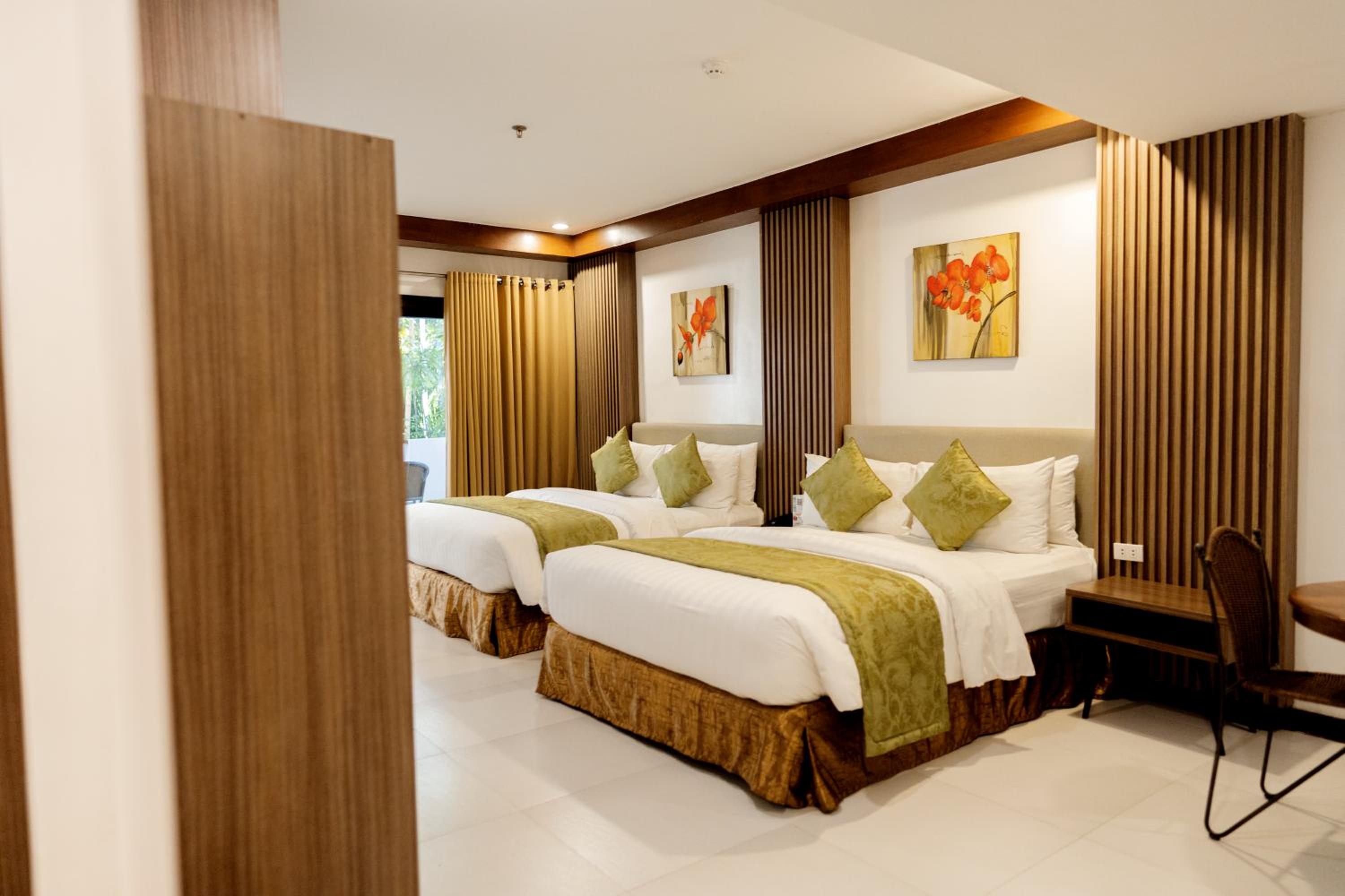 Superior Quadruple Room - Photo 9