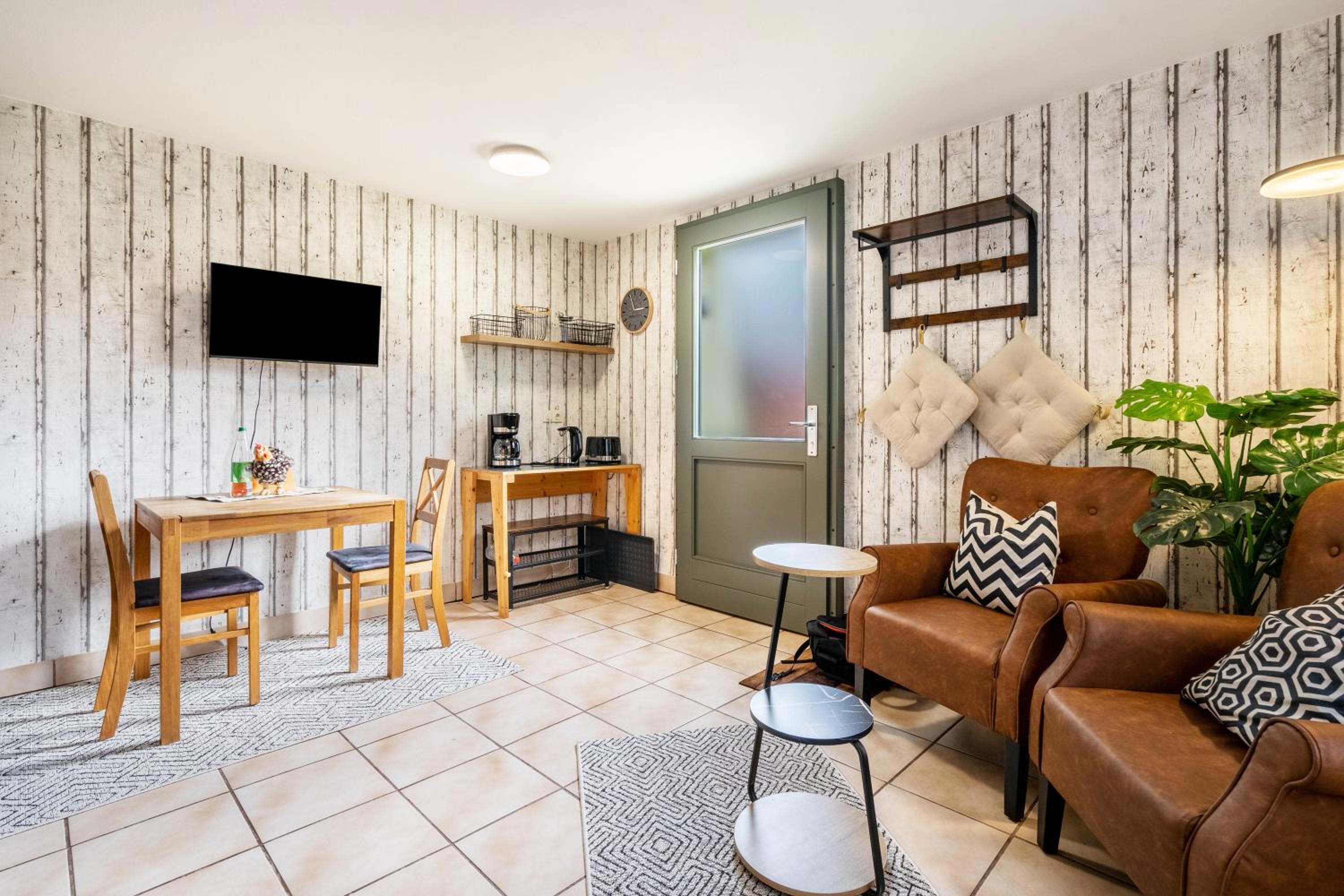 One-Bedroom Apartment with Garden photo 1