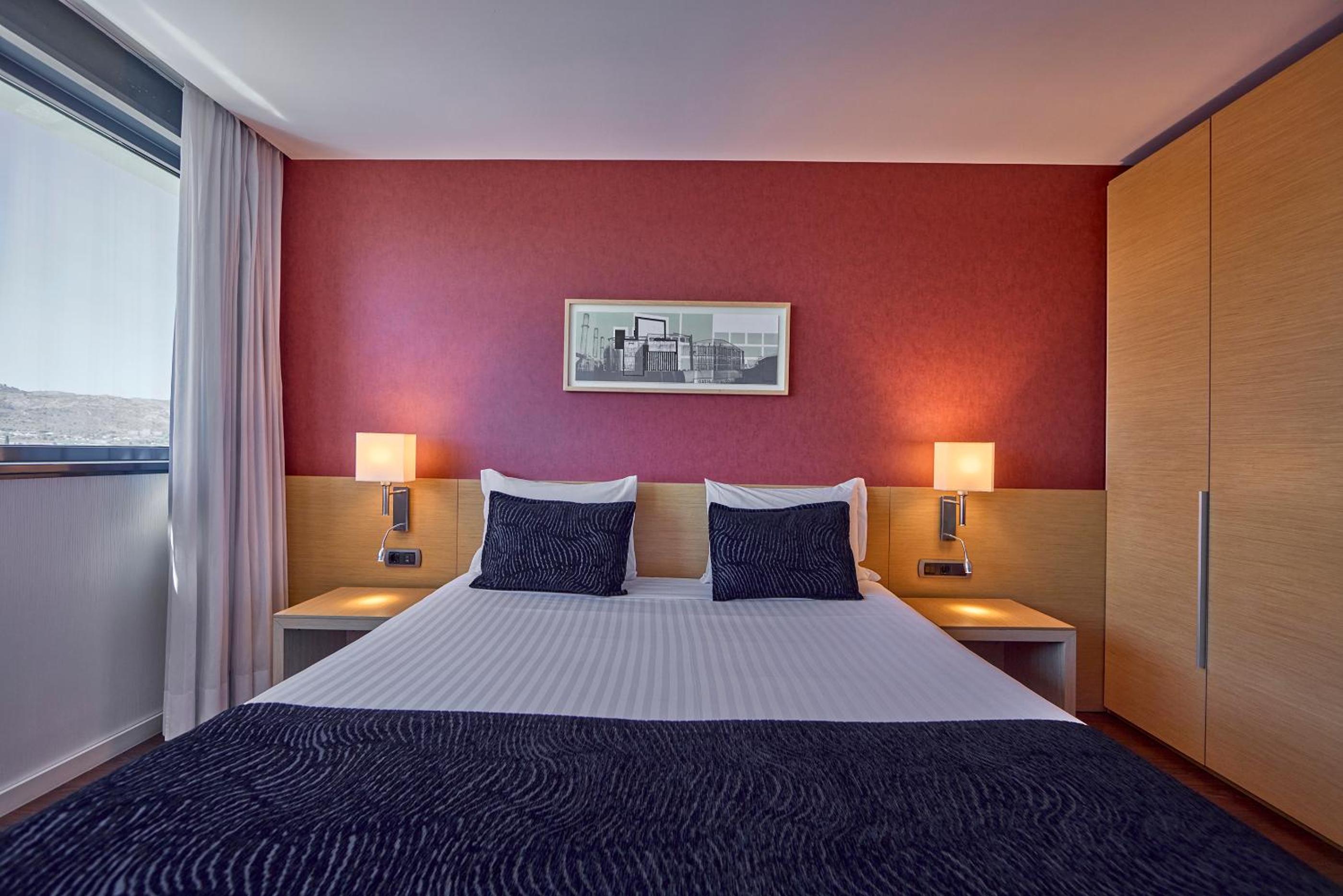 Double or Twin Room with Free Parking - Photo 7