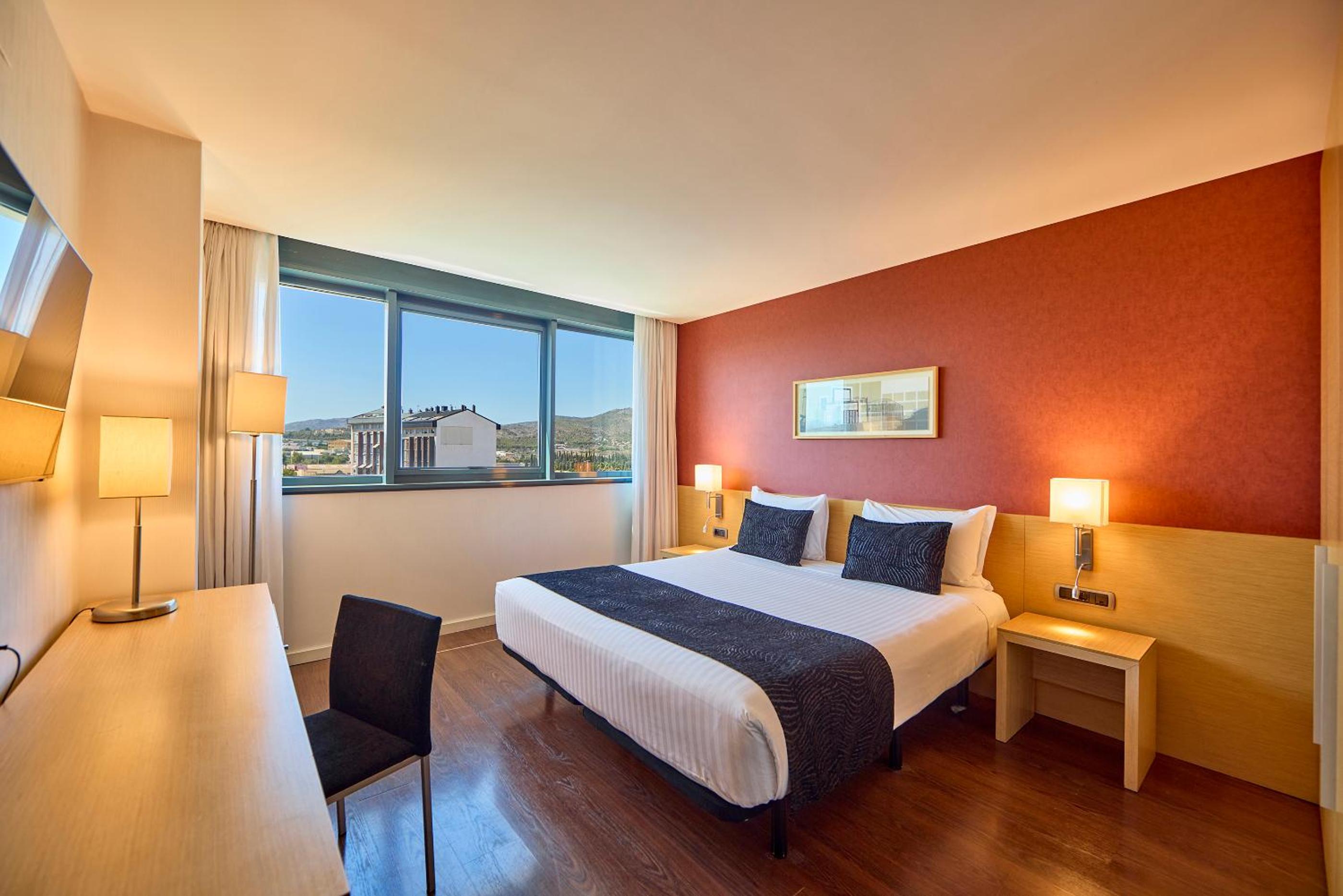 Double or Twin Room with Free Parking - Photo 6