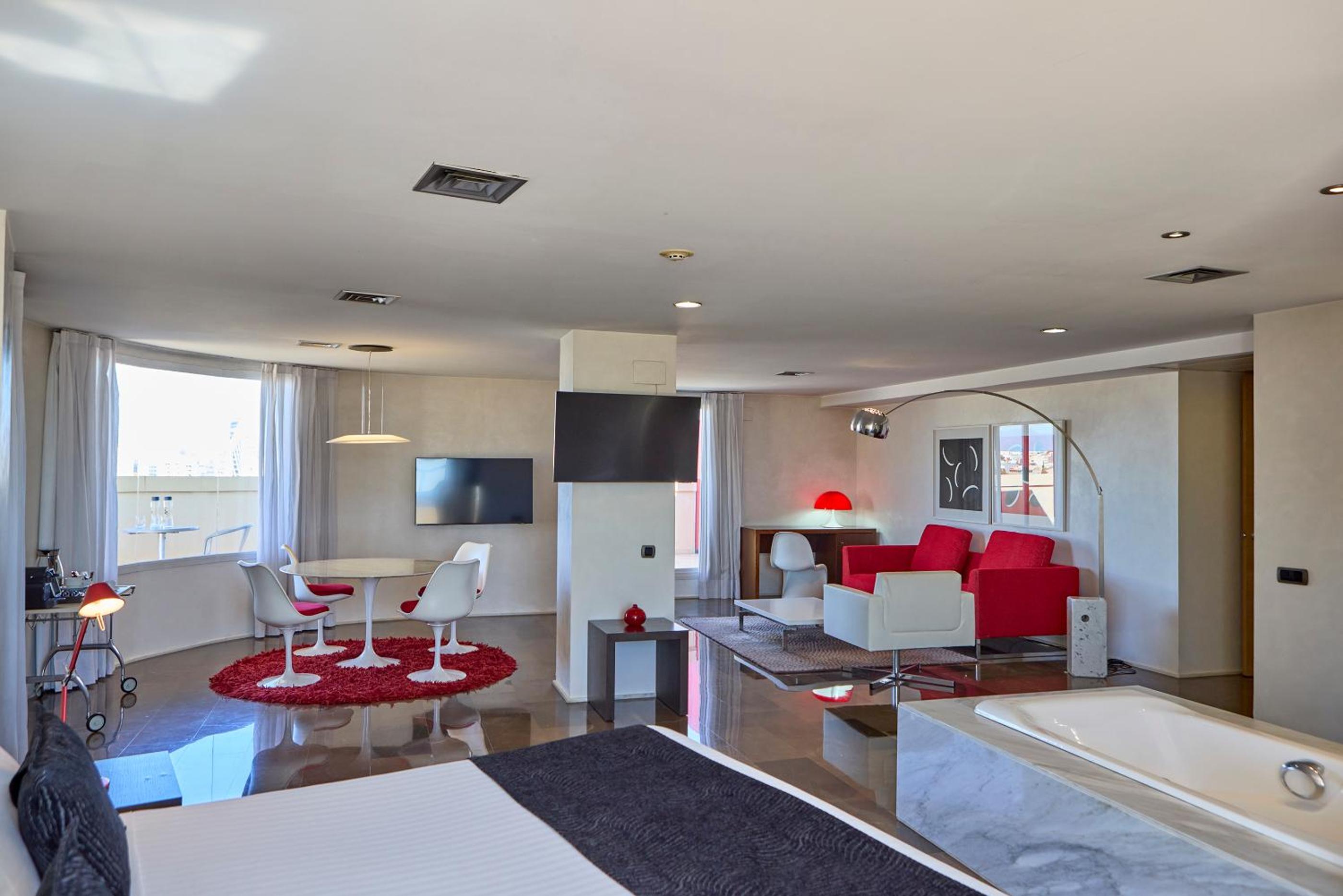 Suite with Terrace - Photo 4