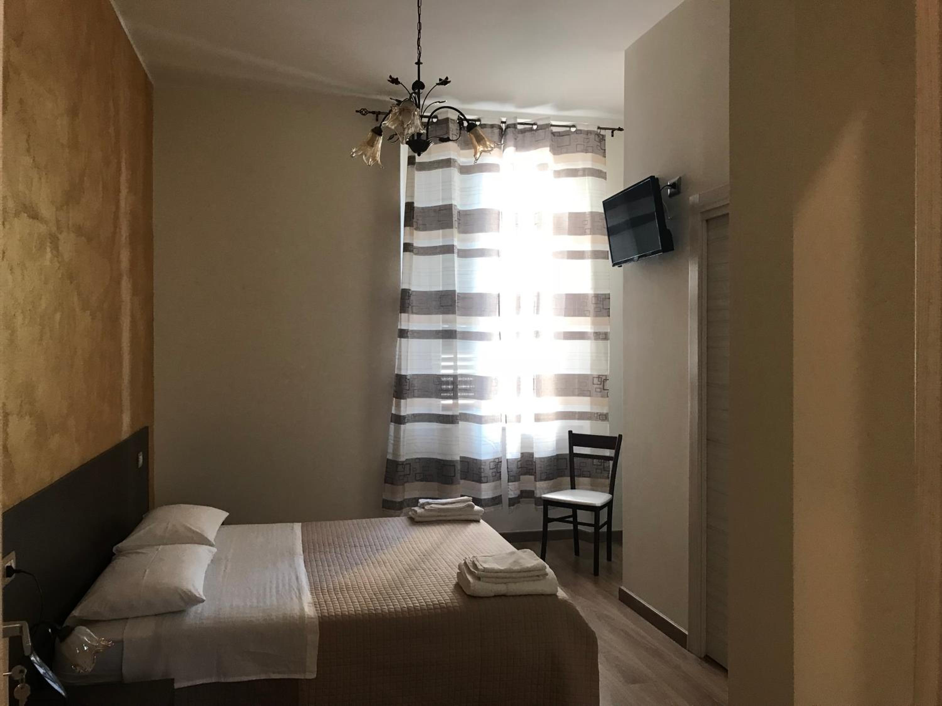 Double Room With Private Bathroom photo 2