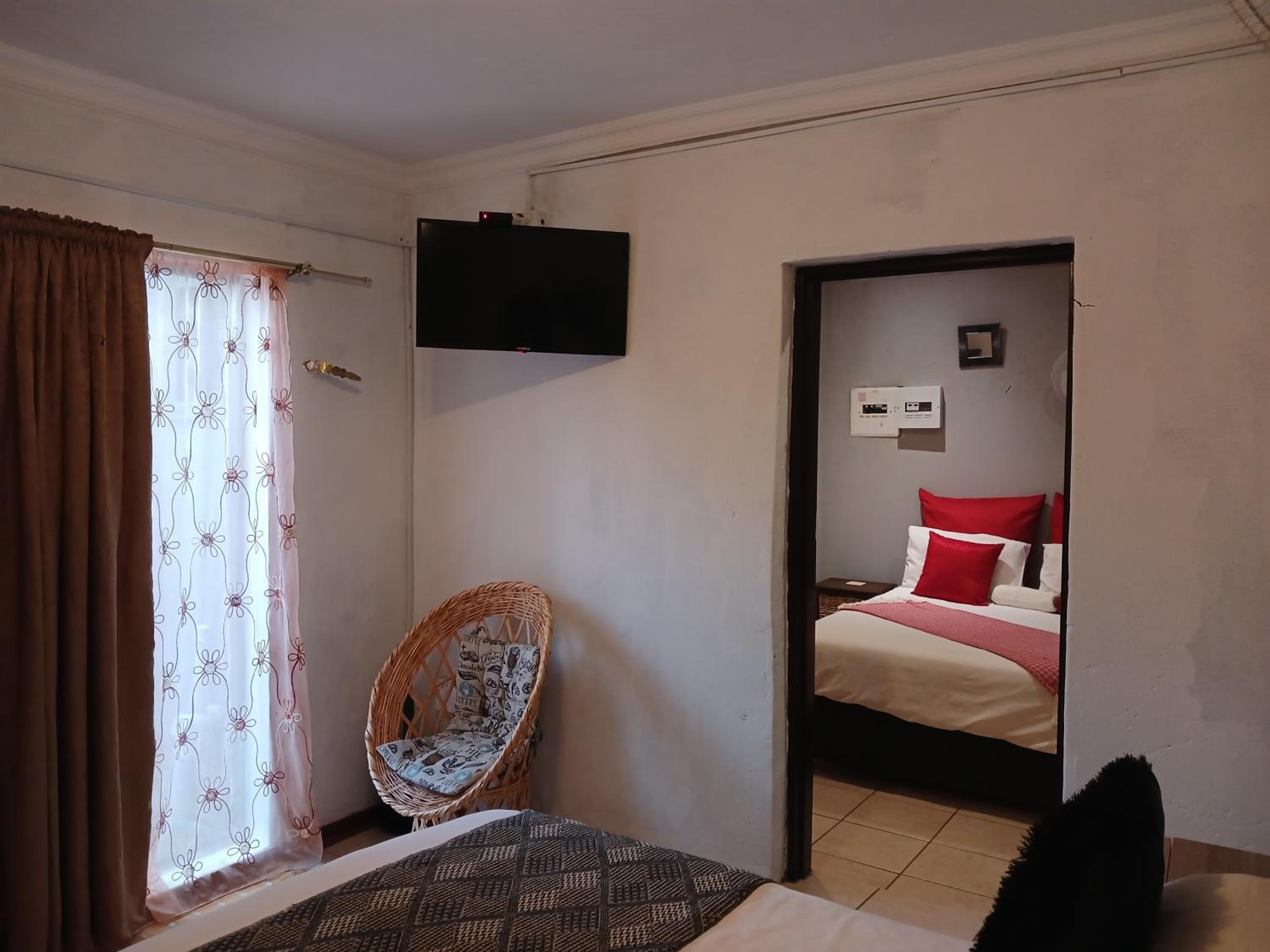 Triple Room with Shower photo 3