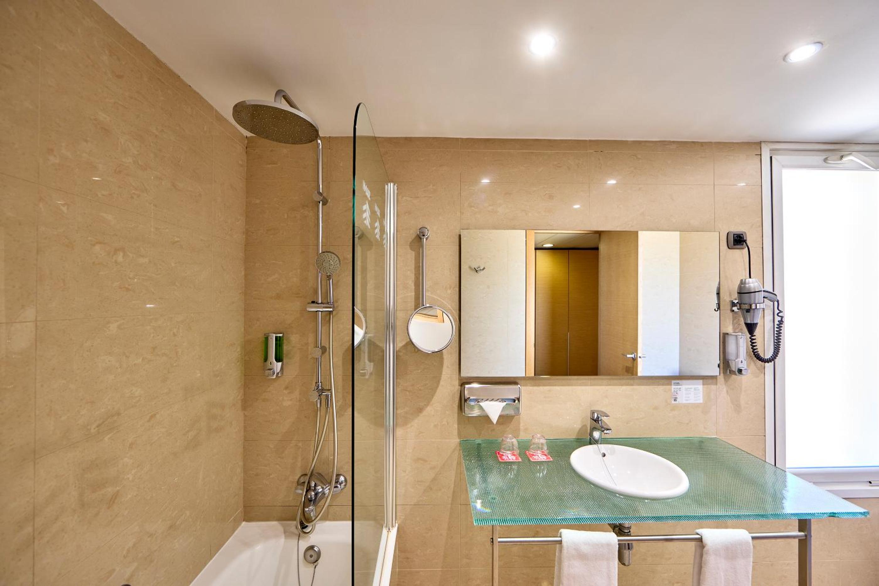 Twin Room with Terrace - Photo 8
