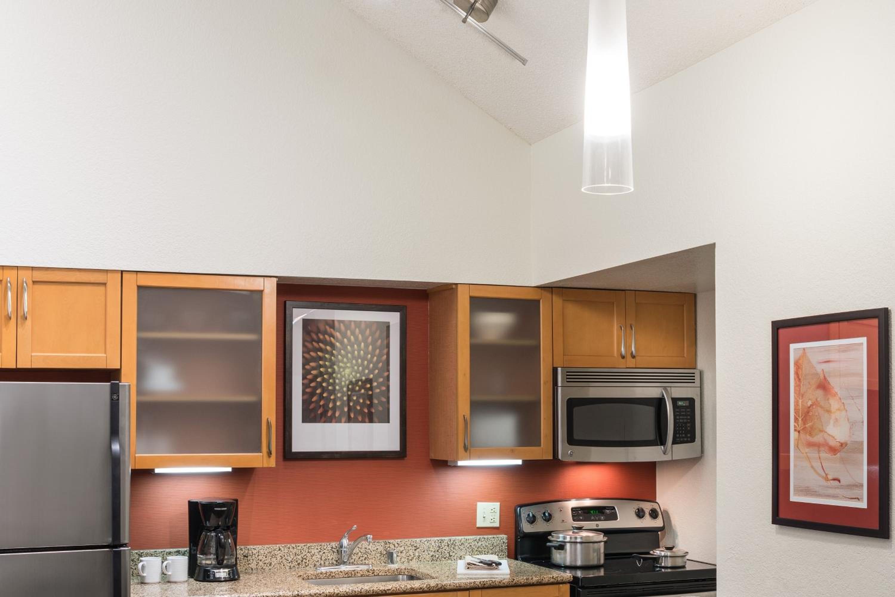 Two-Bedroom Suite - Photo 3