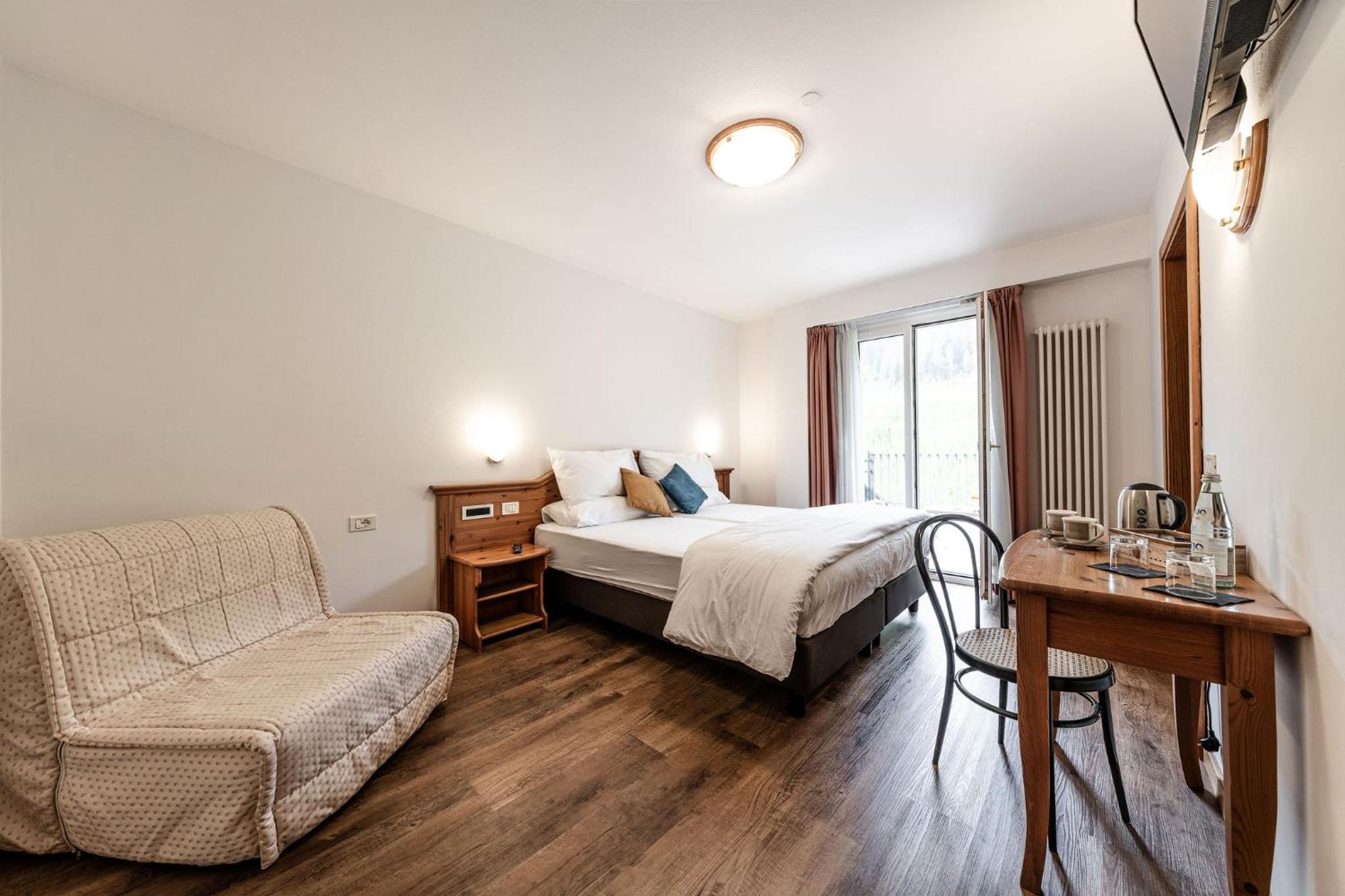 Double Room with Balcony - Photo 28