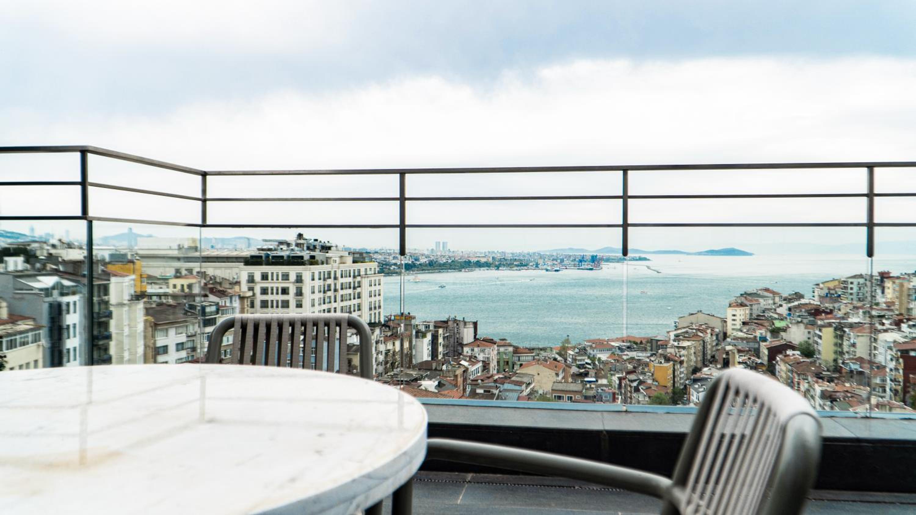 One Bedroom Signature Suite with Terrace and Bosphorus View - Club Millesime Access