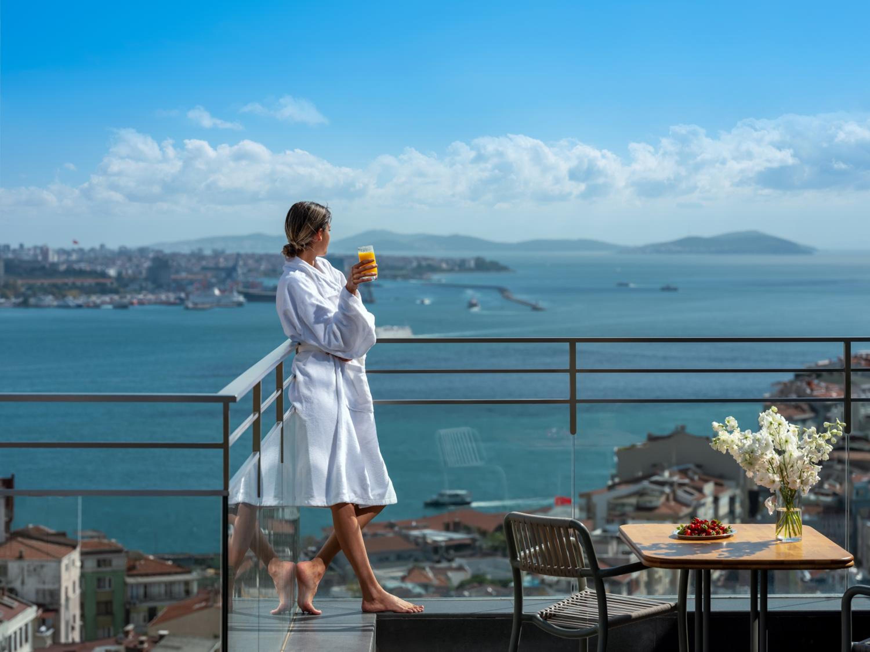 One Bedroom Signature Suite with Terrace and Bosphorus View - Club Millesime Access thumbnail 6