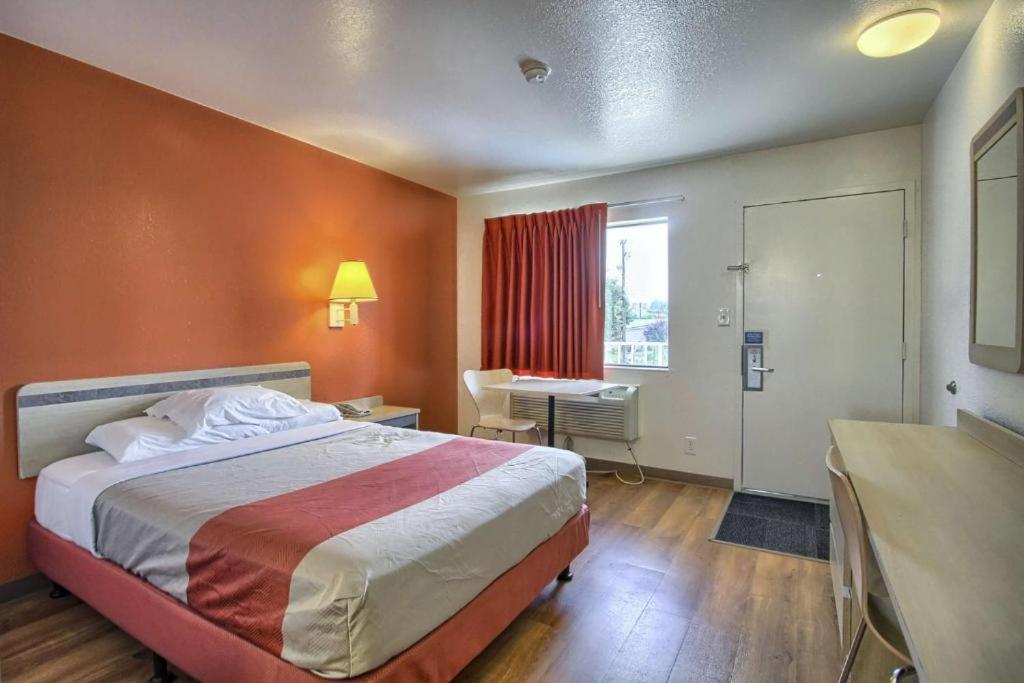 Deluxe Queen Room photo 2