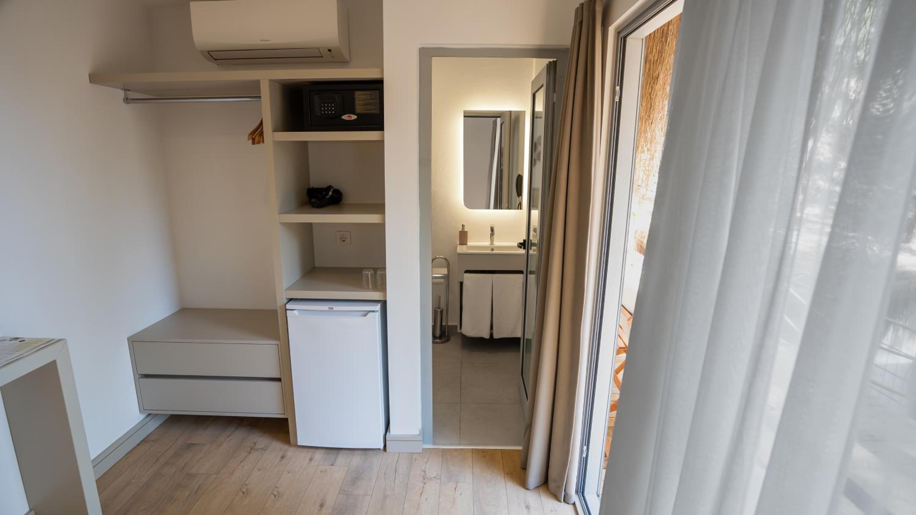 Tiny House with Private Veranda (Sea View) - Photo 9
