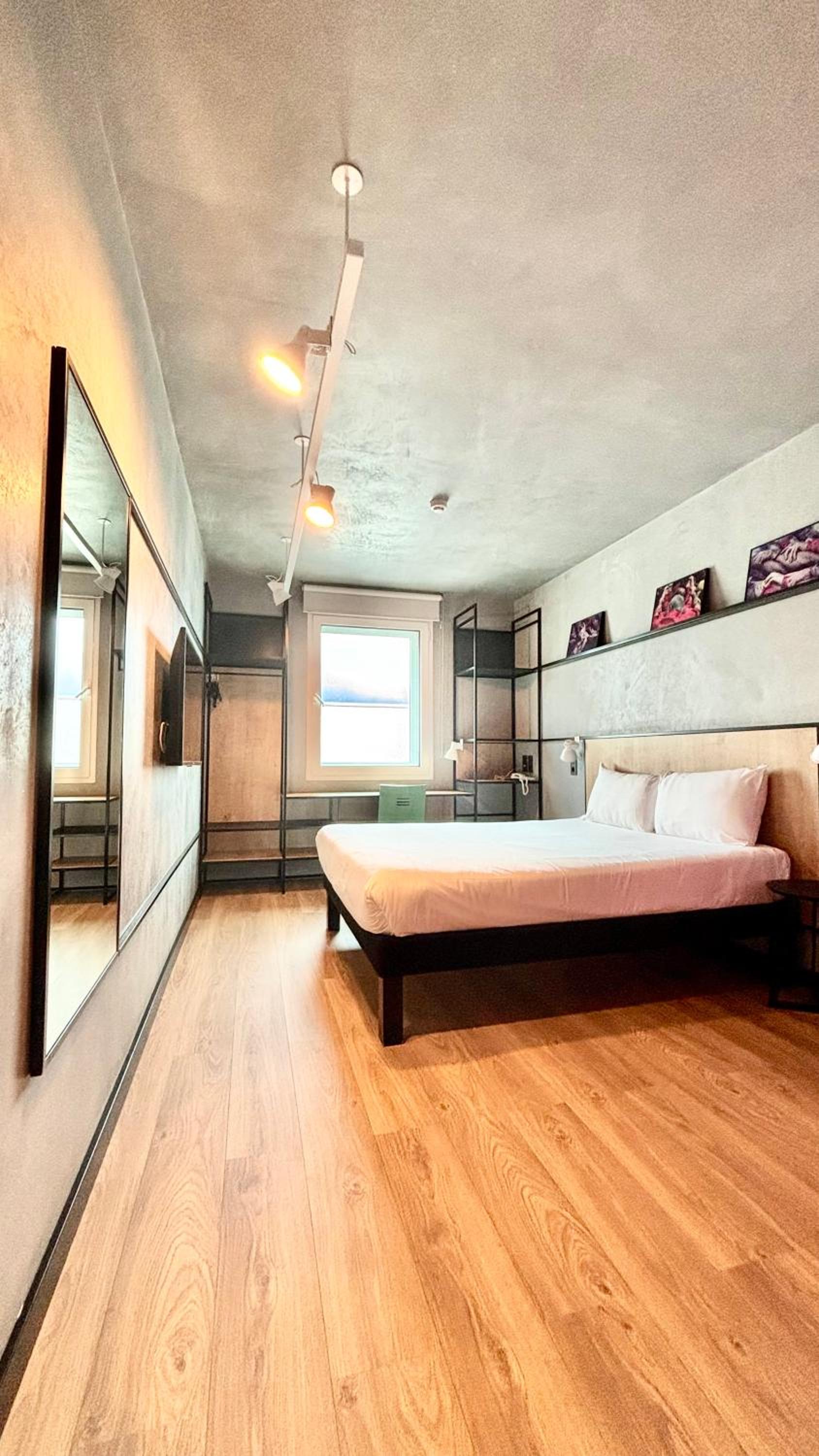 Standard Double Room - Photo 2