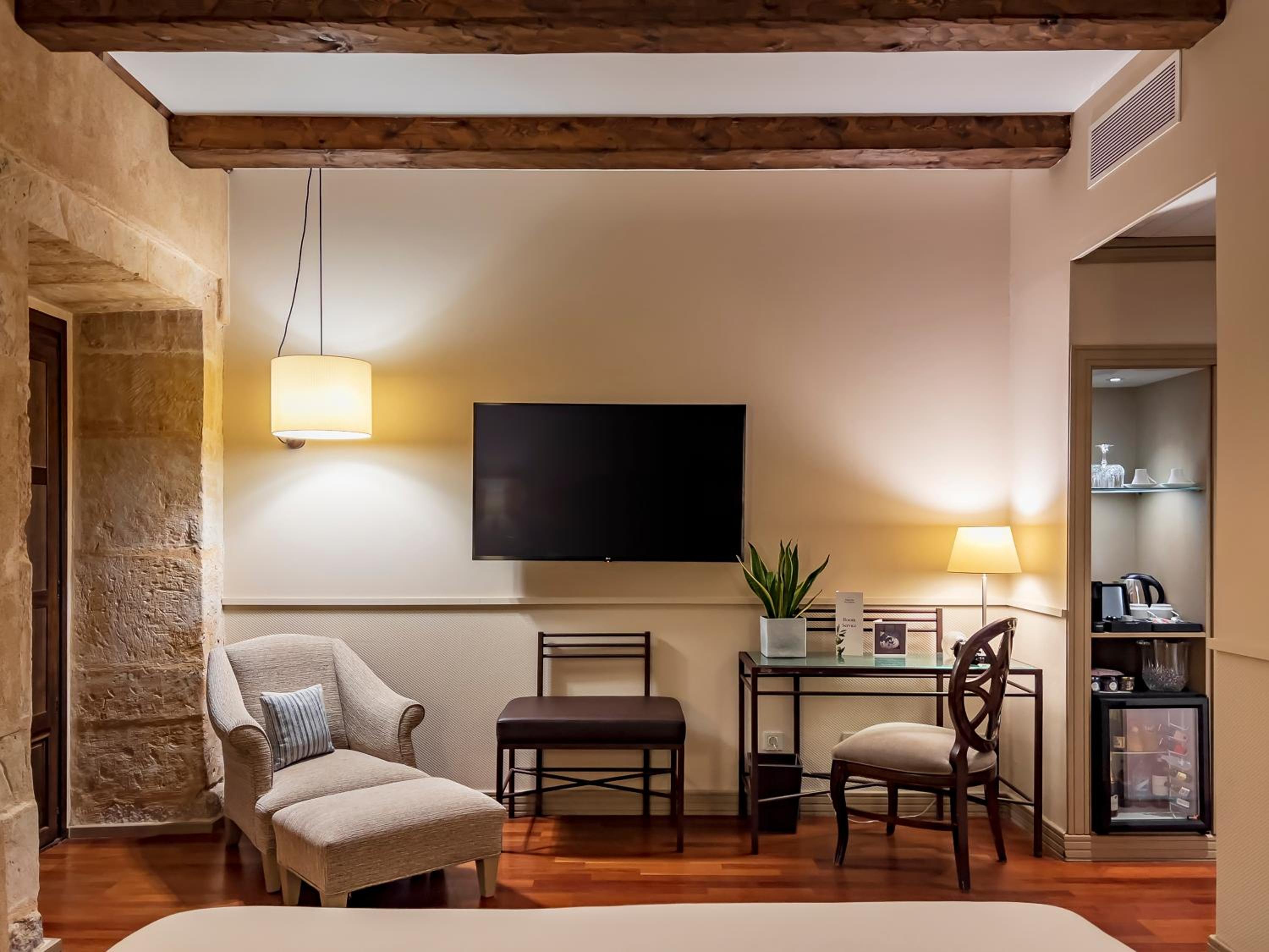 Deluxe Double or Twin Room - Photo 4