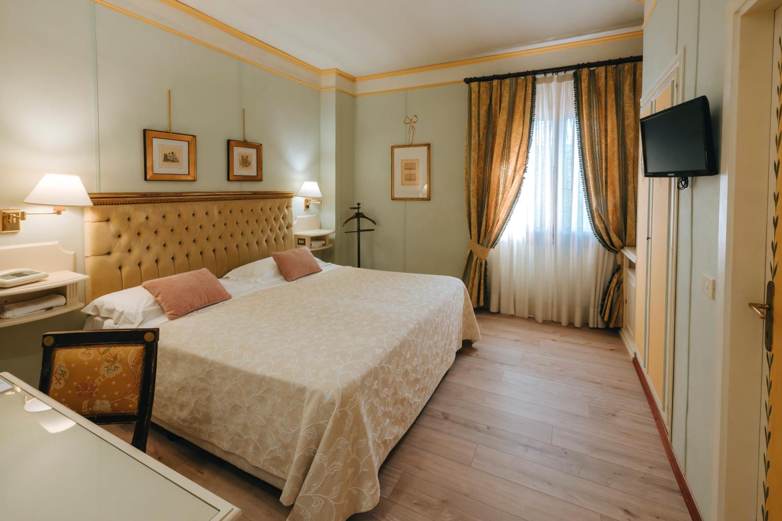 King Room with Garden View photo 3