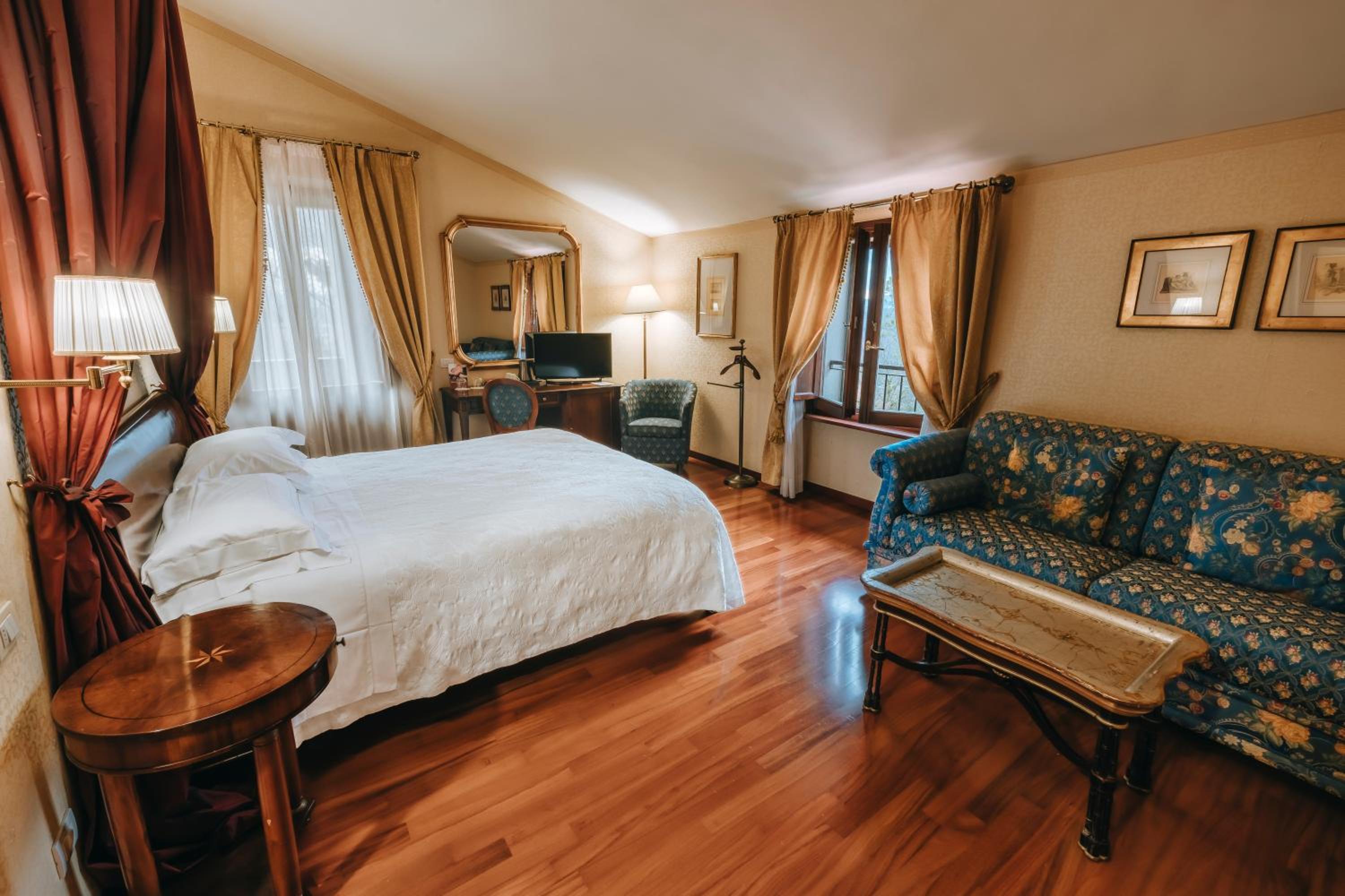 Junior Suite with Garden View photo 3
