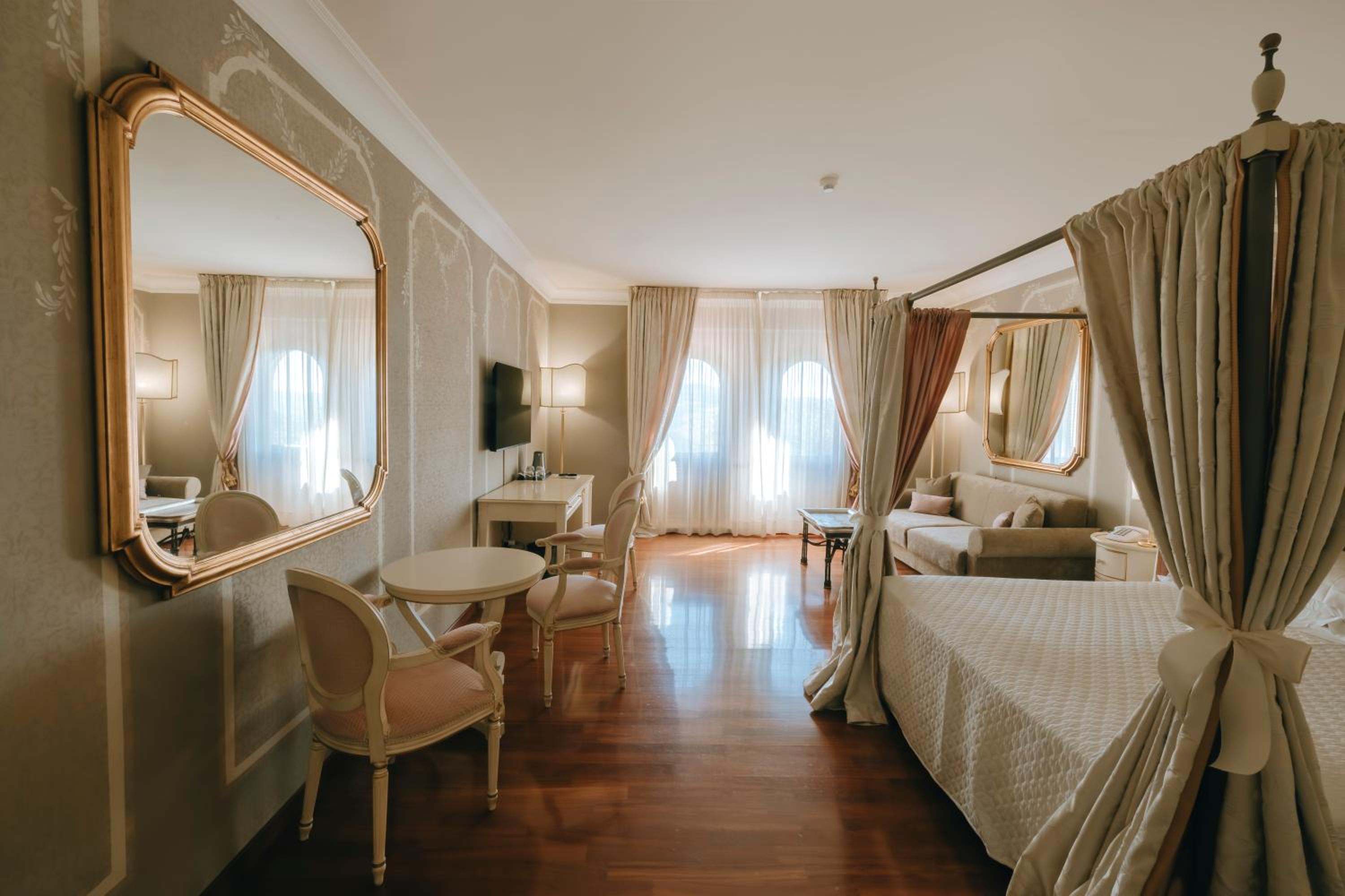 Suite with Garden View