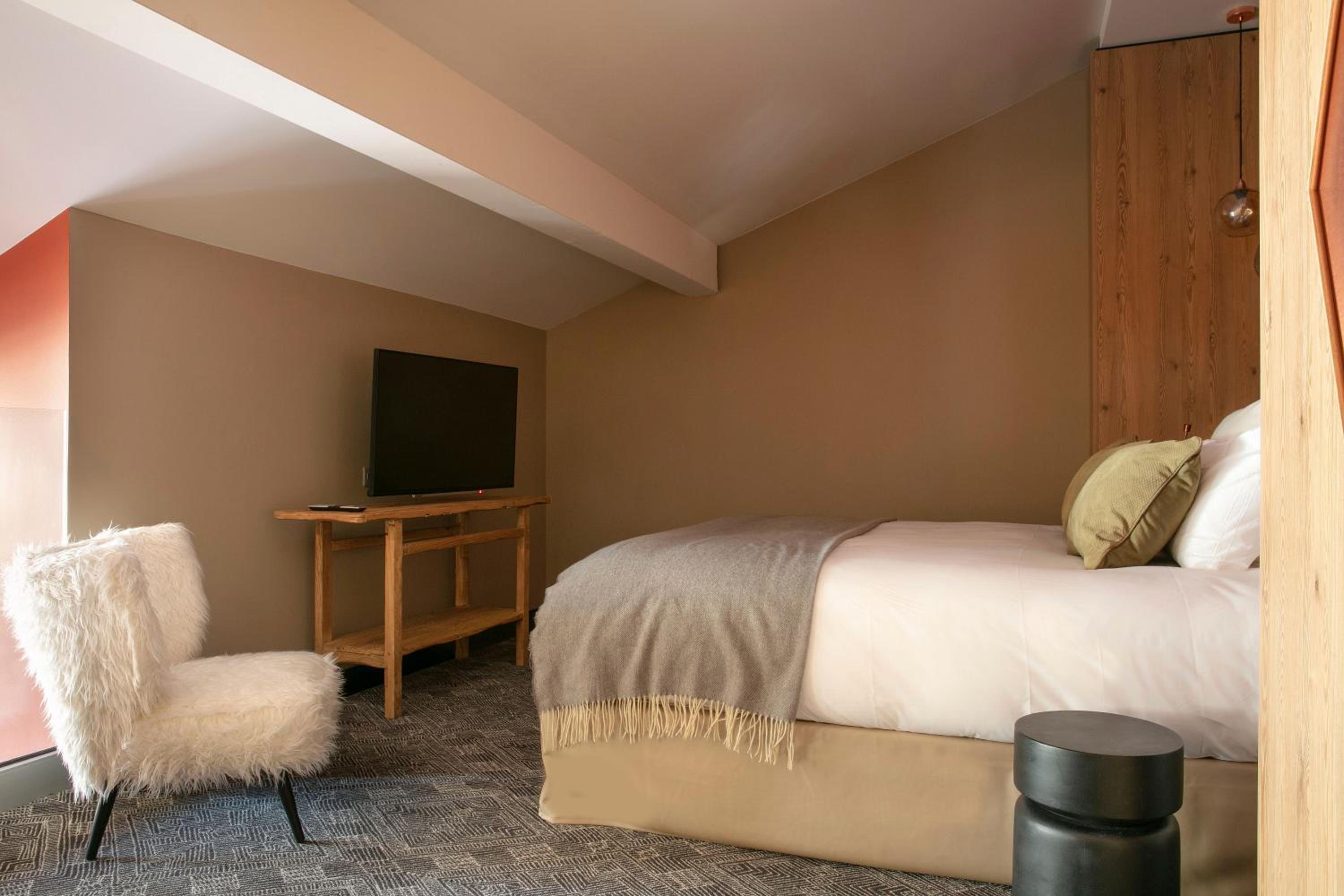 Suite Deluxe at Grandes Rousses Hotel & Spa Suite Deluxe at Grandes Rousses Hotel & Spa