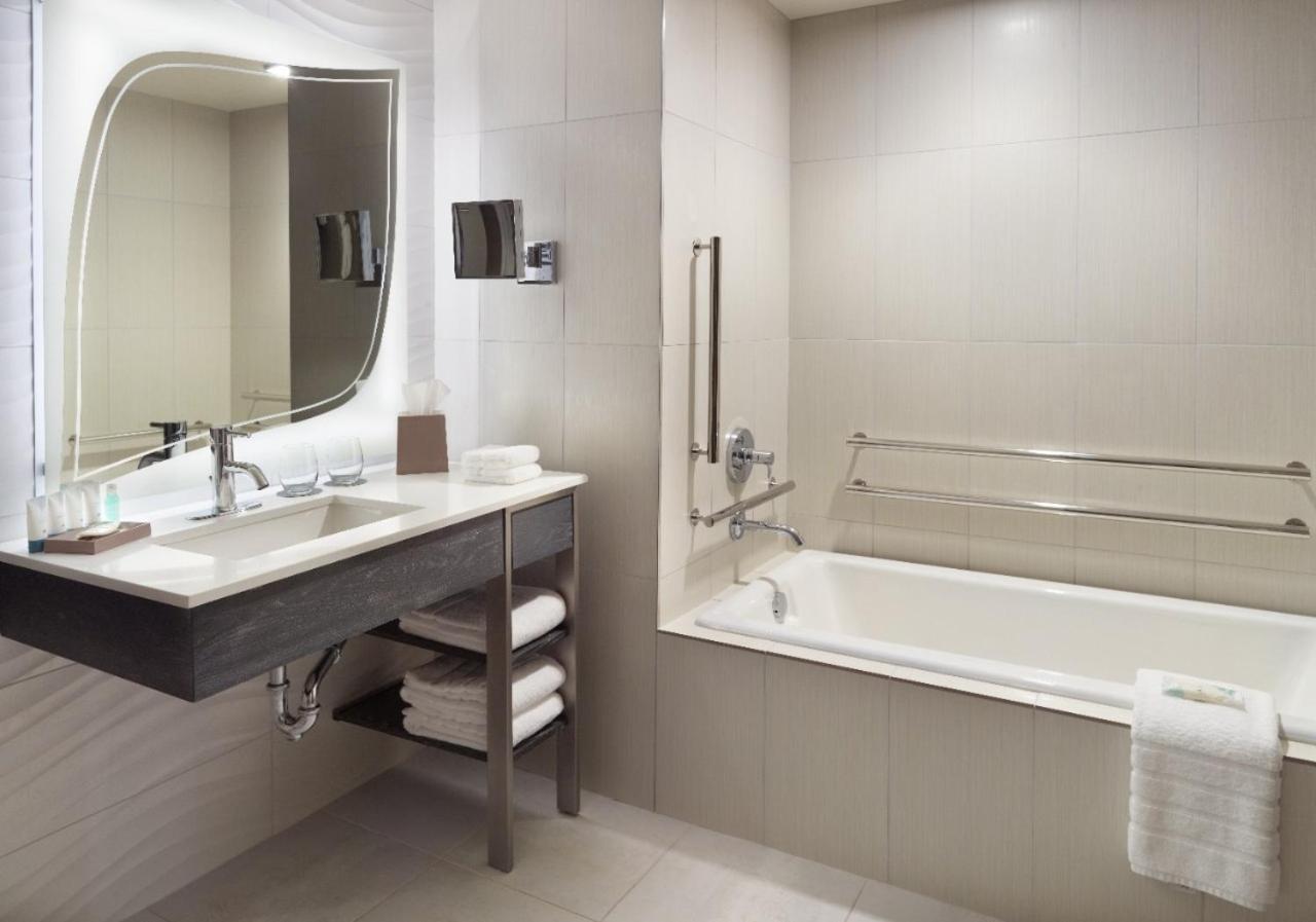 King Room - Hearing Accessible
