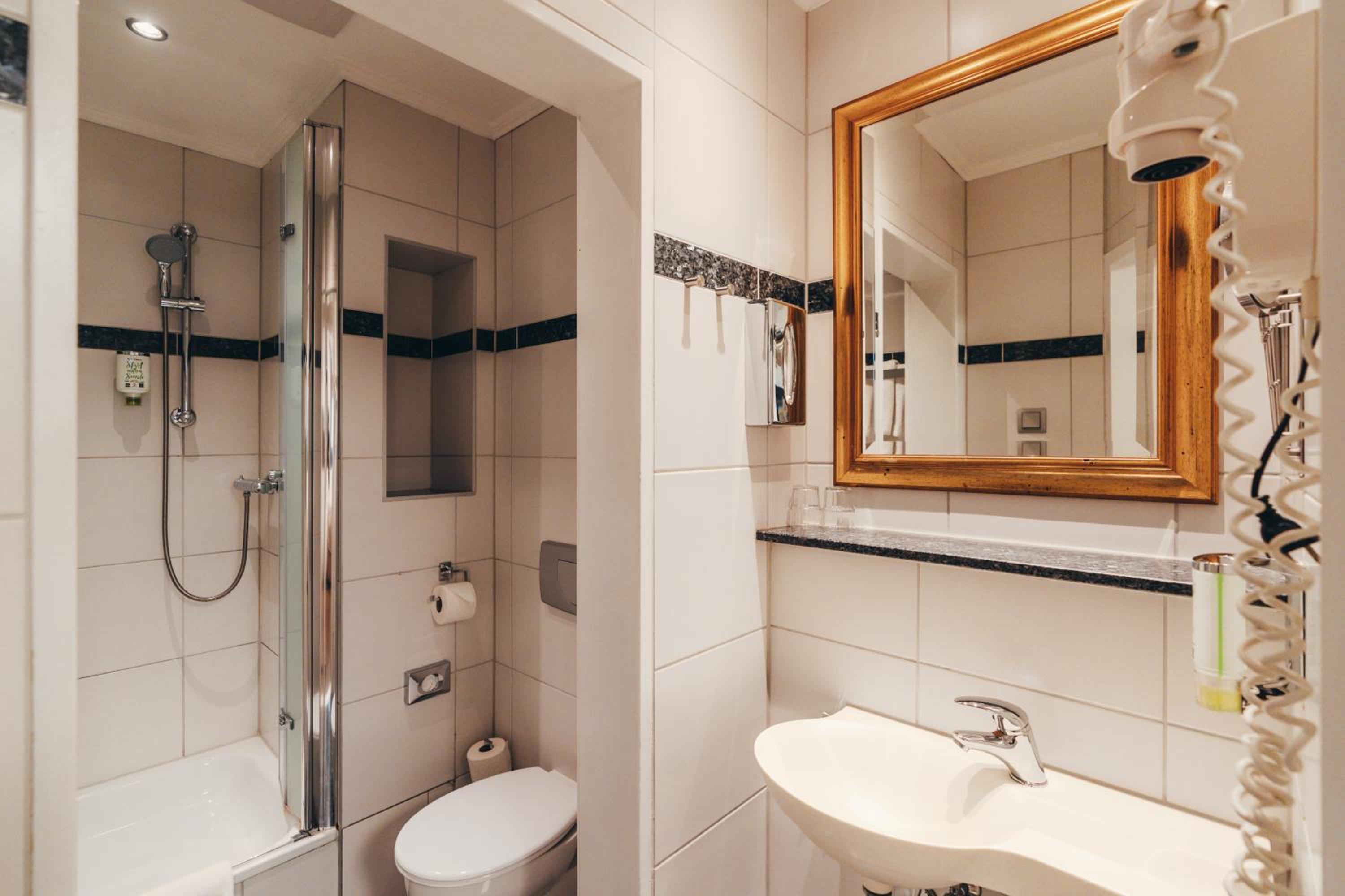Small Double Room - Photo 4