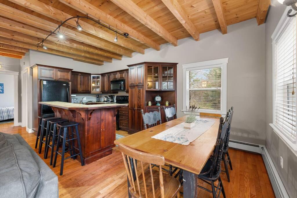 Three-Bedroom House photo 3