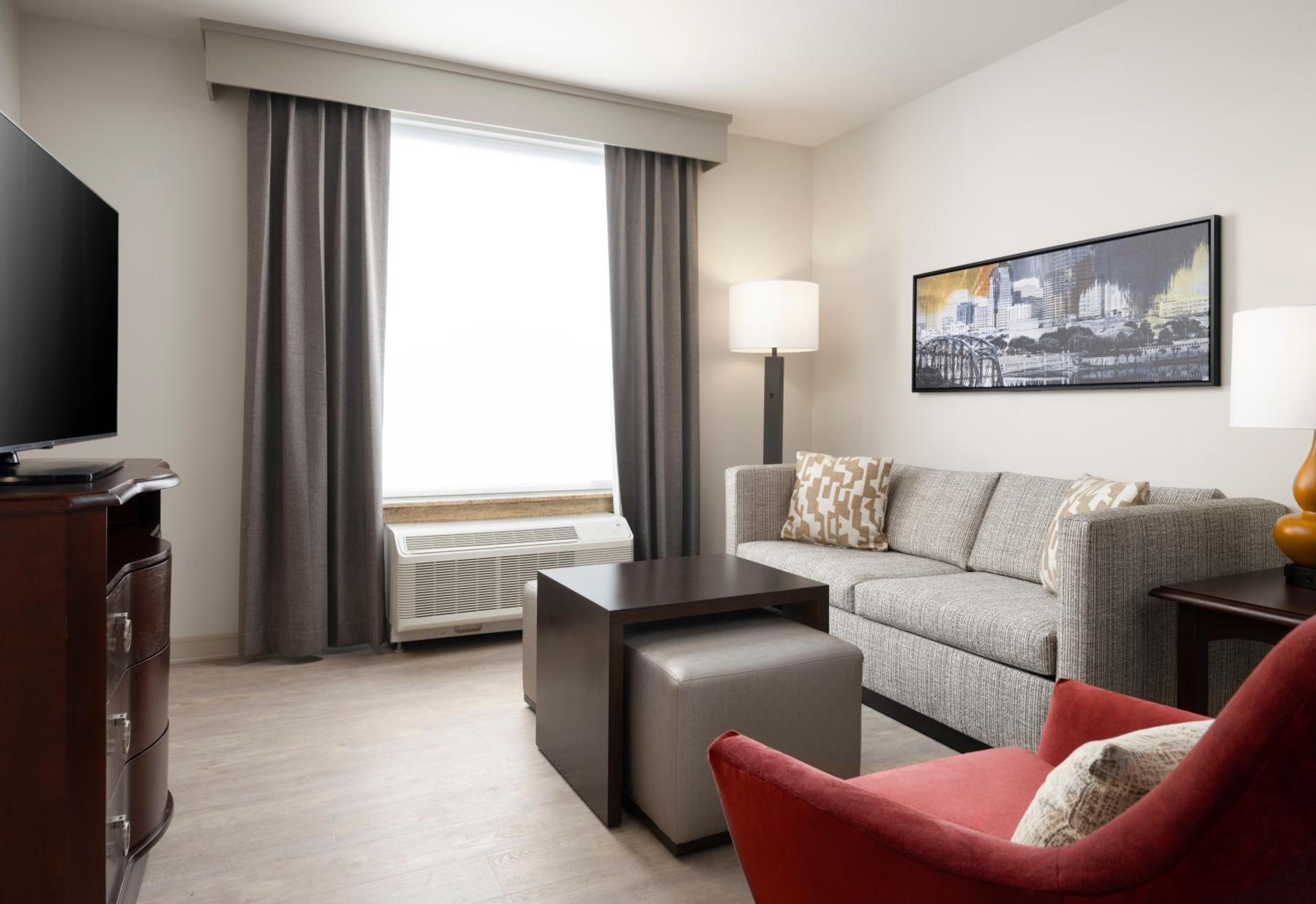 One-Bedroom Queen Suite with Two Queen Beds - Non-Smoking - Photo 10