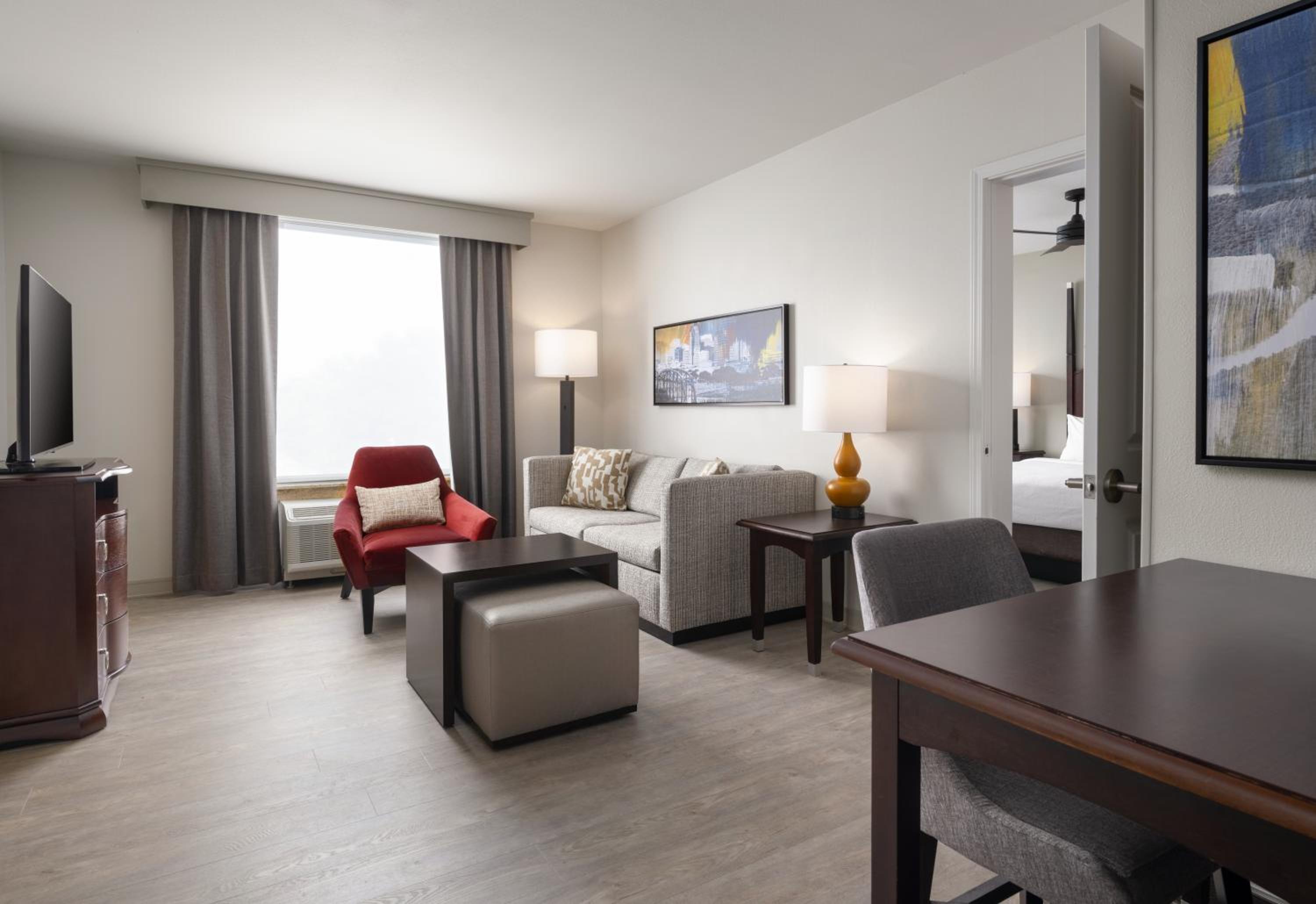One-Bedroom Queen Suite with Two Queen Beds - Non-Smoking - Photo 14