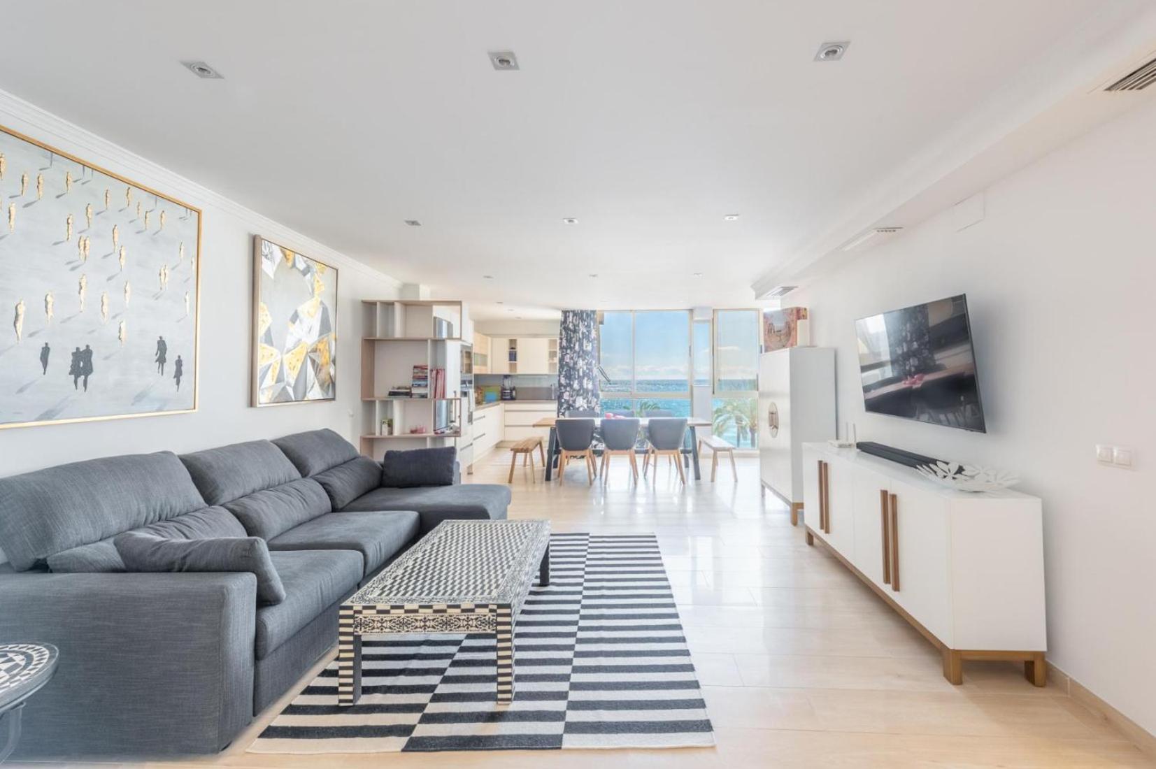 Apartamento Deluxe de Dos Habitaciones con Vista al Mar