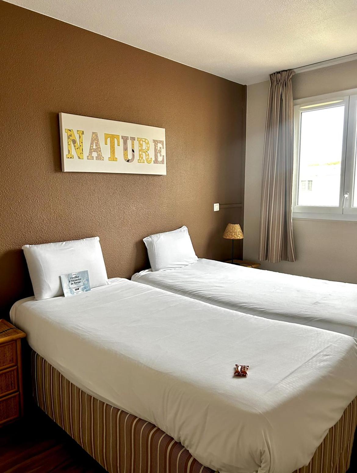 Standard Room - 2 Single Beds 1 Sofa - Photo 3