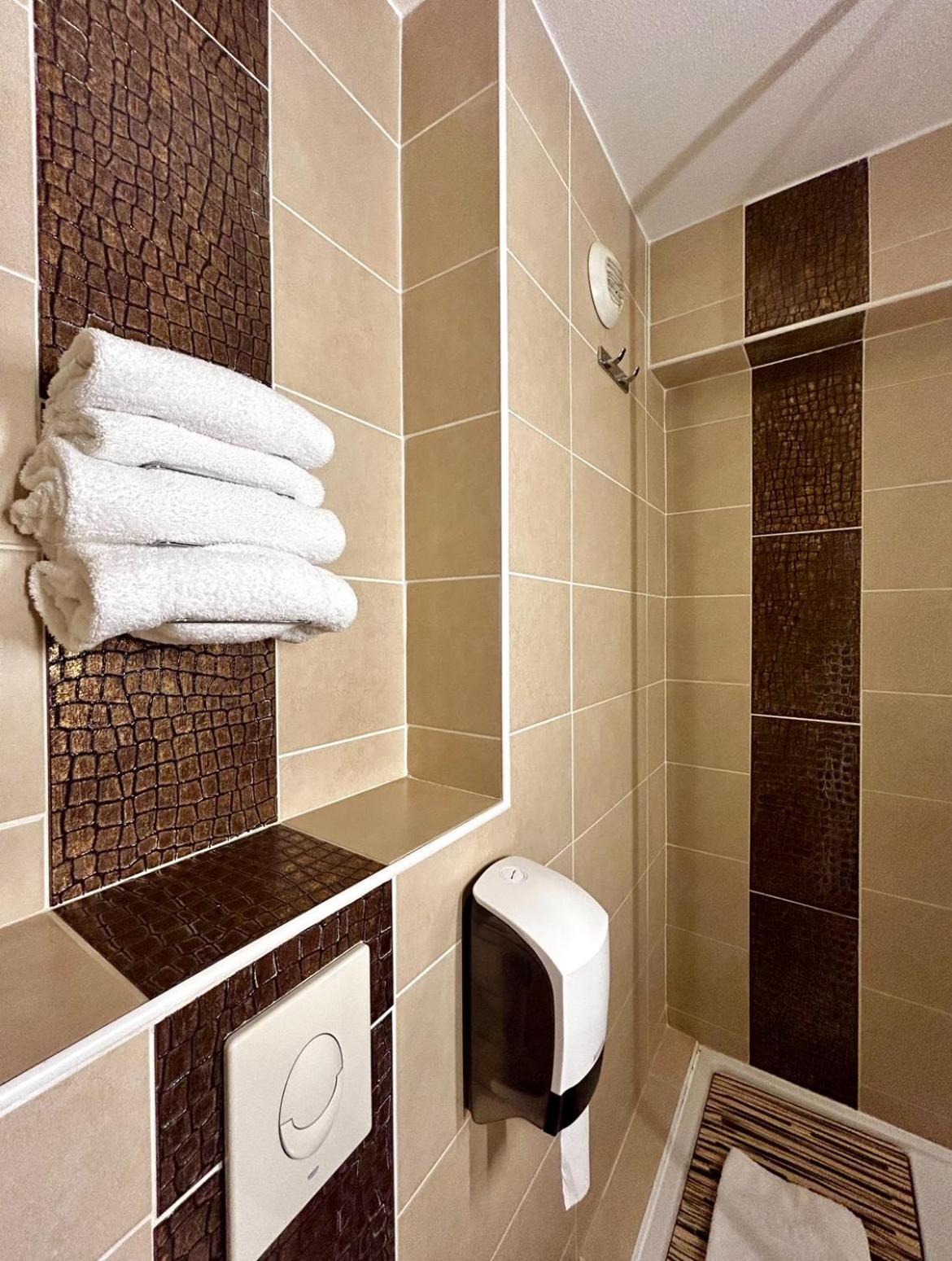 Double Room - Photo 4
