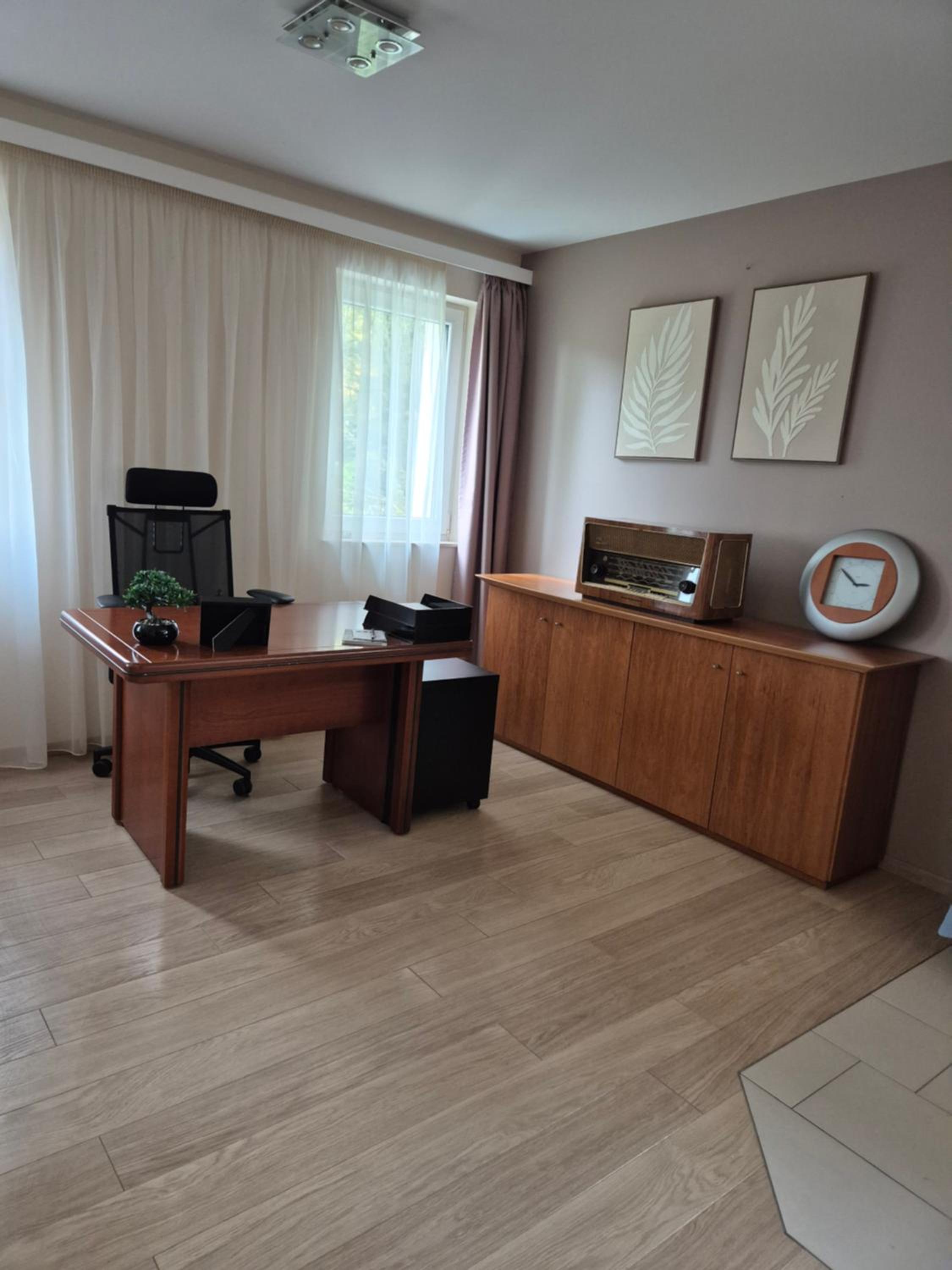 Three-Bedroom Deluxe Apartment photo 2
