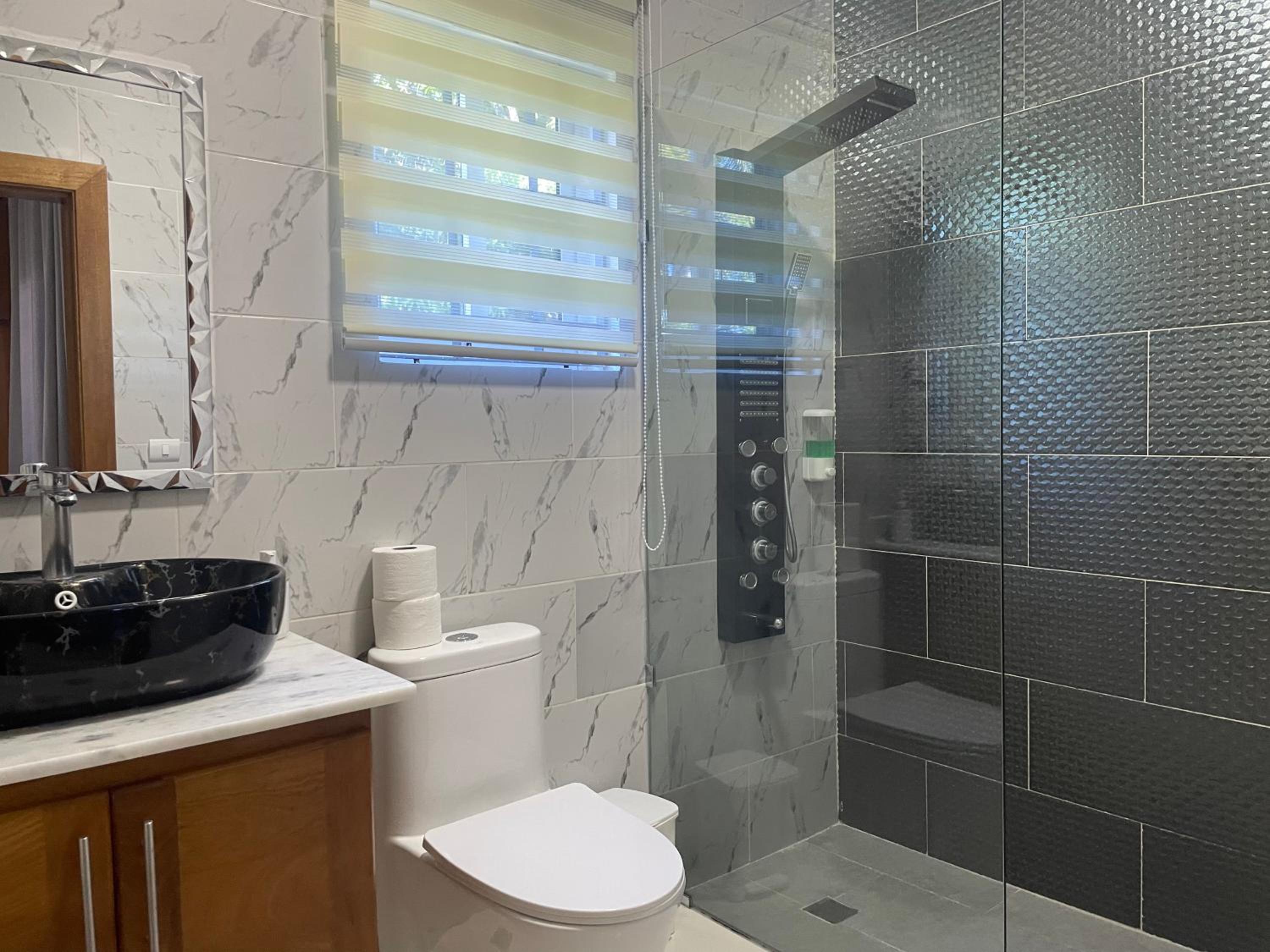 Junior Suite with Pool View - Photo 5
