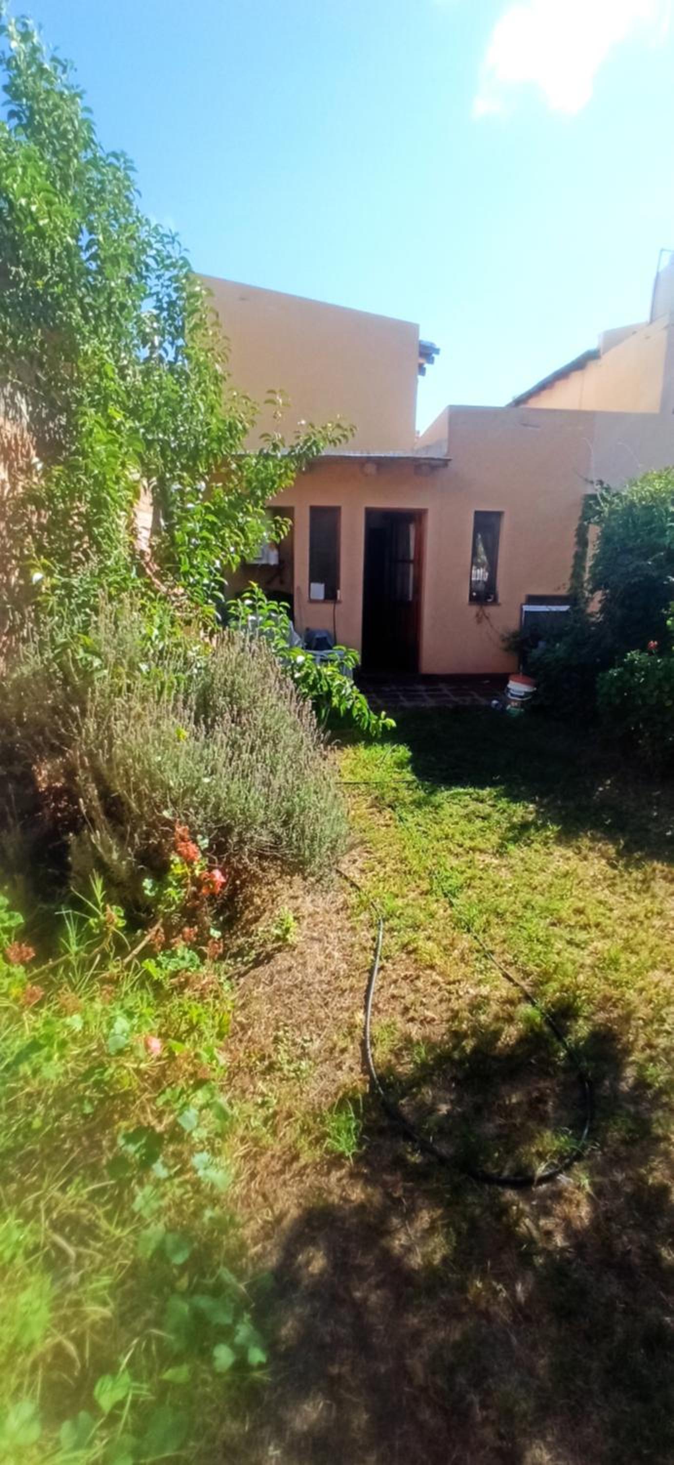 One-Bedroom House photo 3