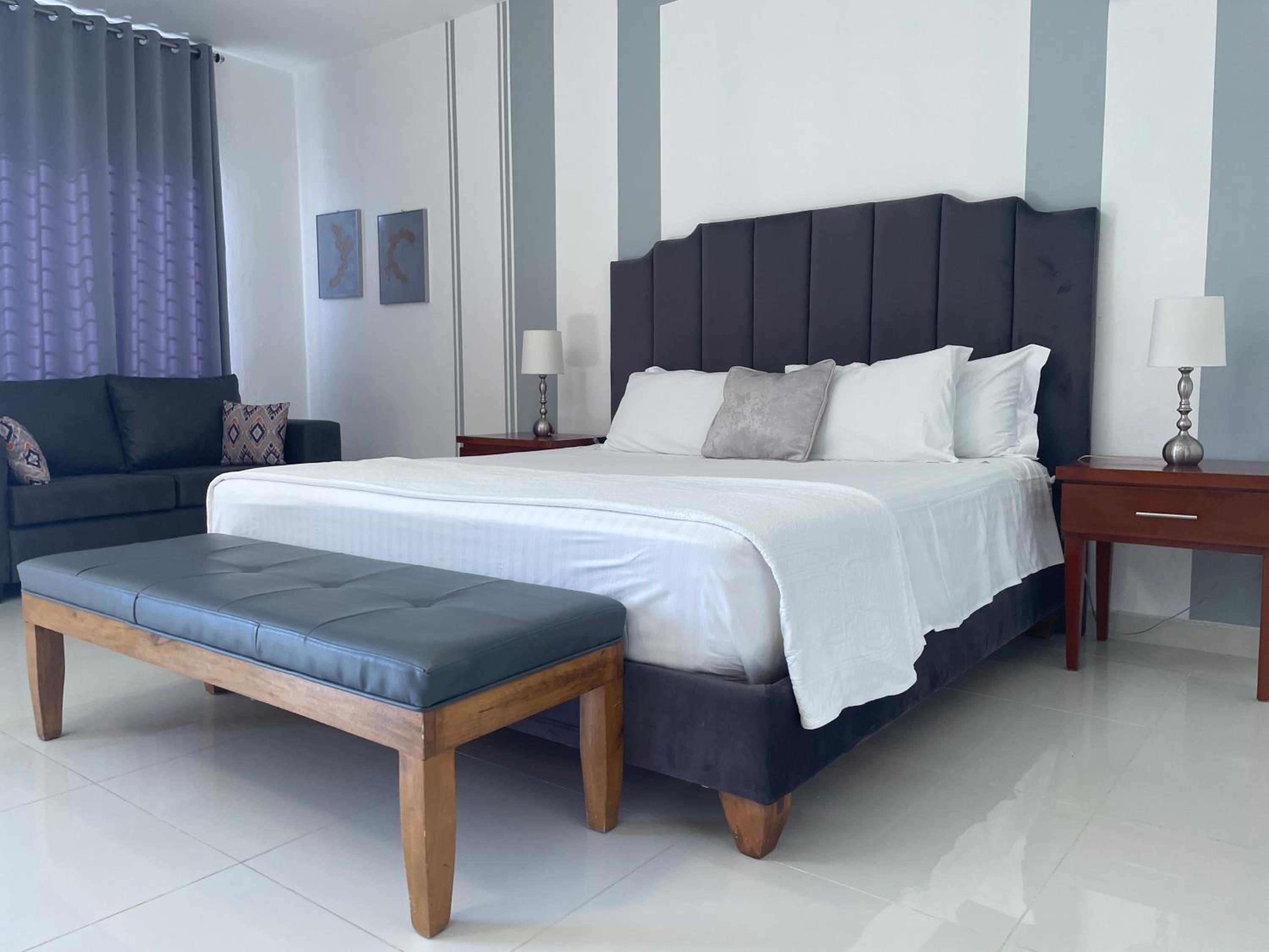 Deluxe Junior Suite - Photo 10