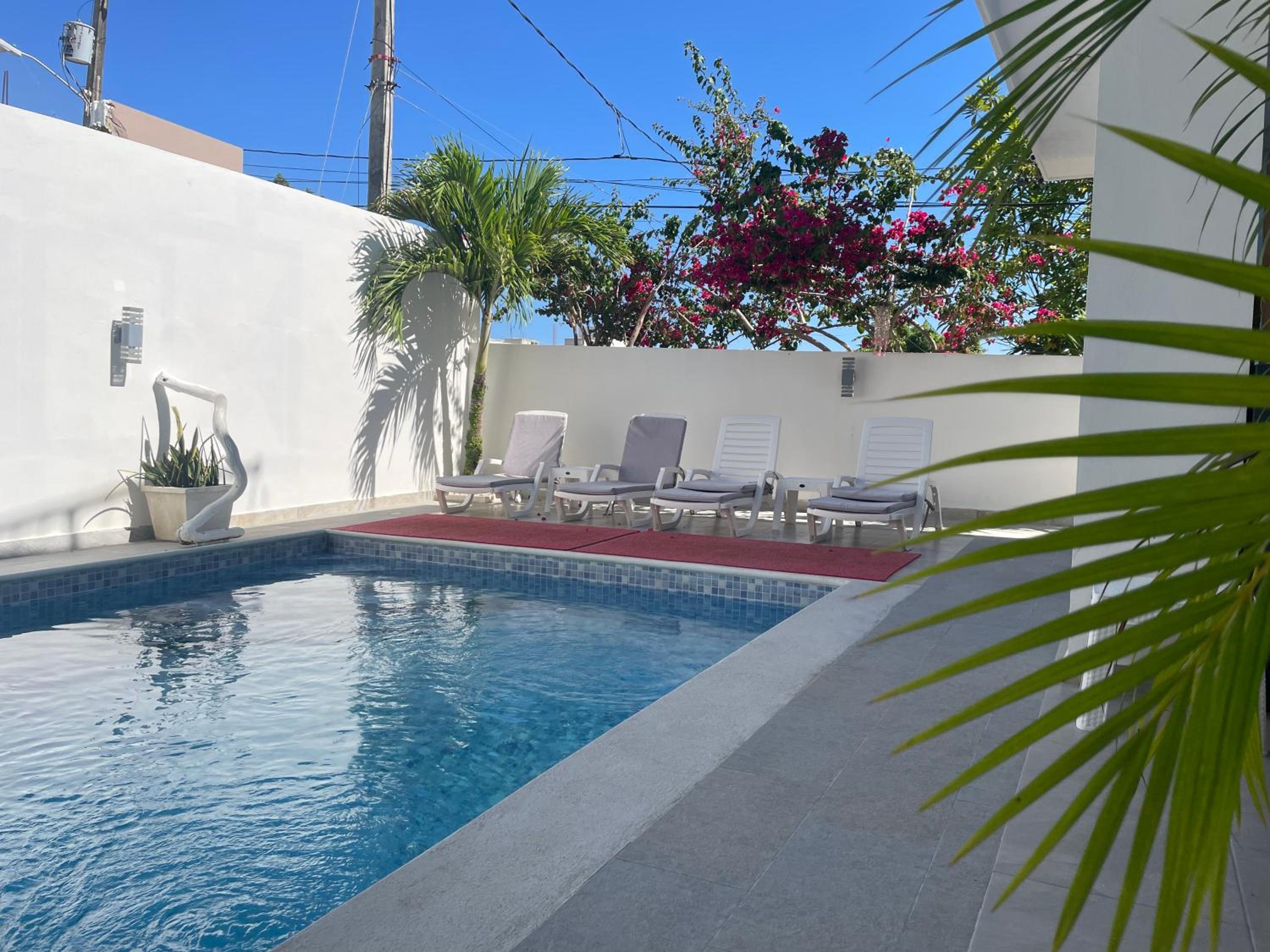 Junior Suite with Pool View - Photo 8