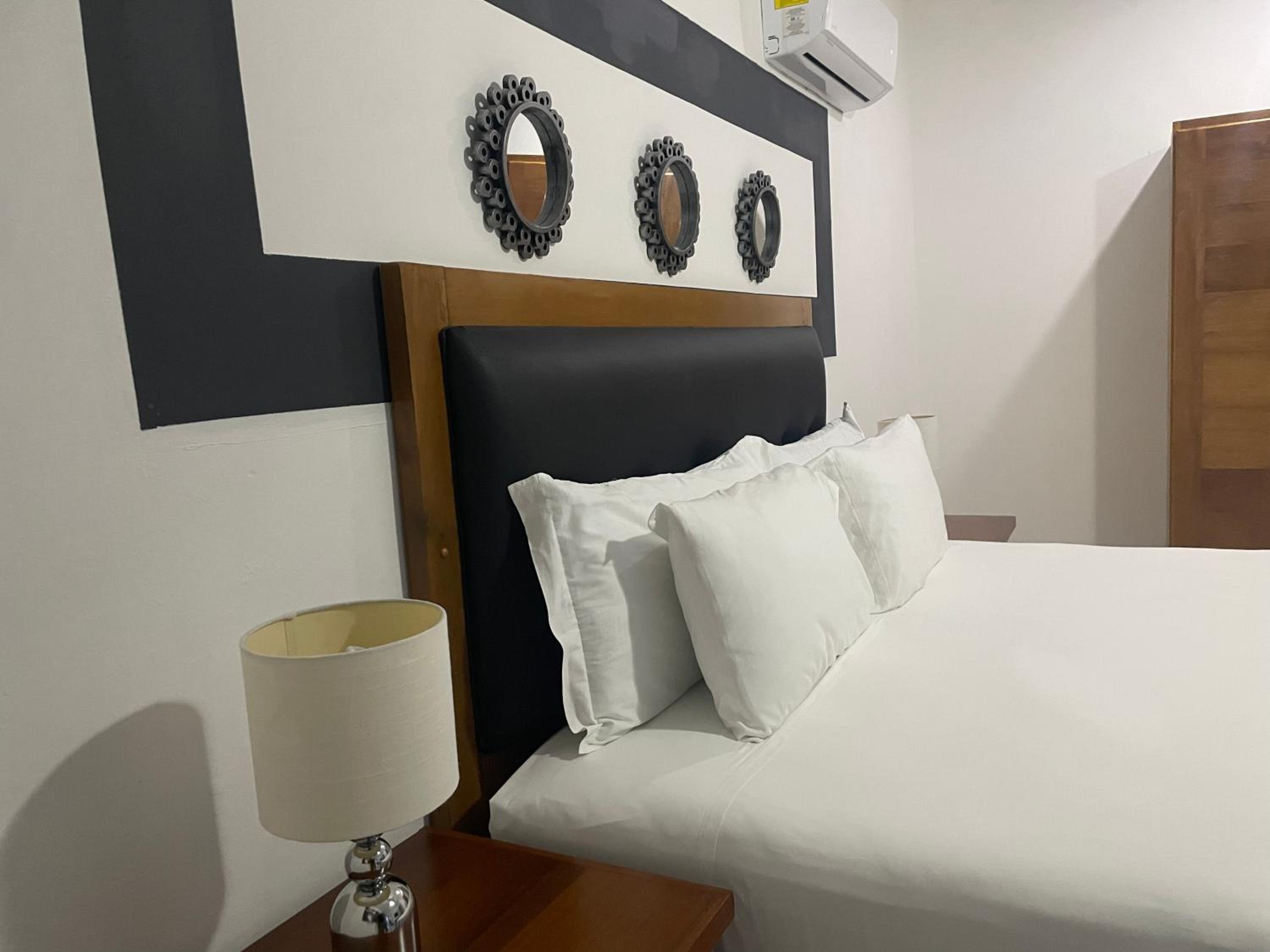 Superior King Room - Photo 4