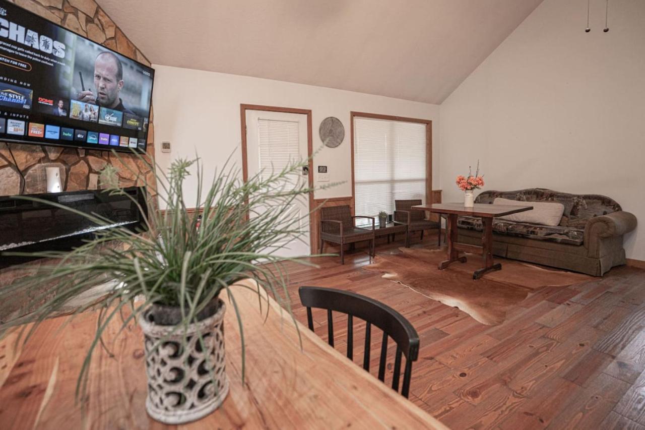 One-Bedroom House photo 3