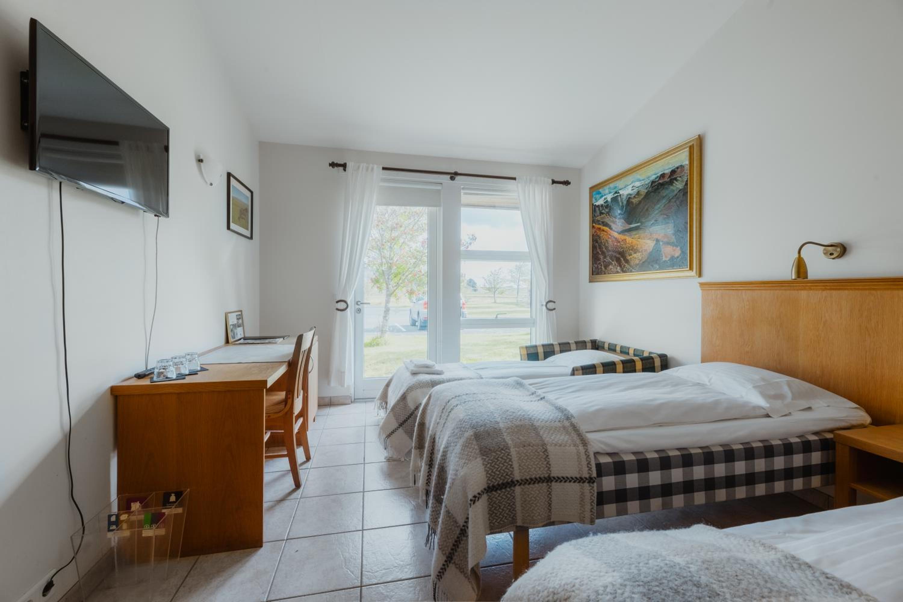 Economy Triple Room photo 3
