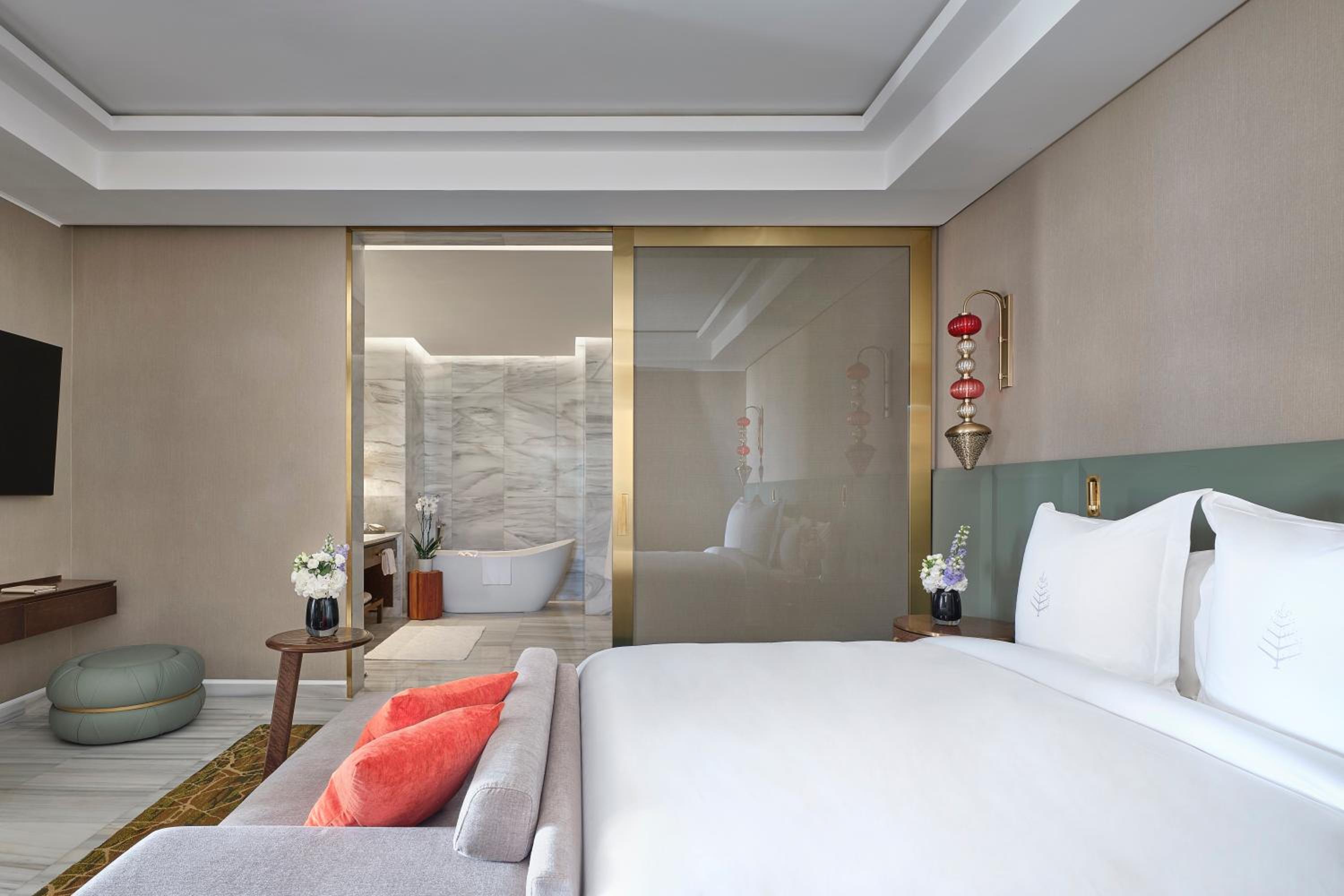 Deluxe One Bedroom Suite