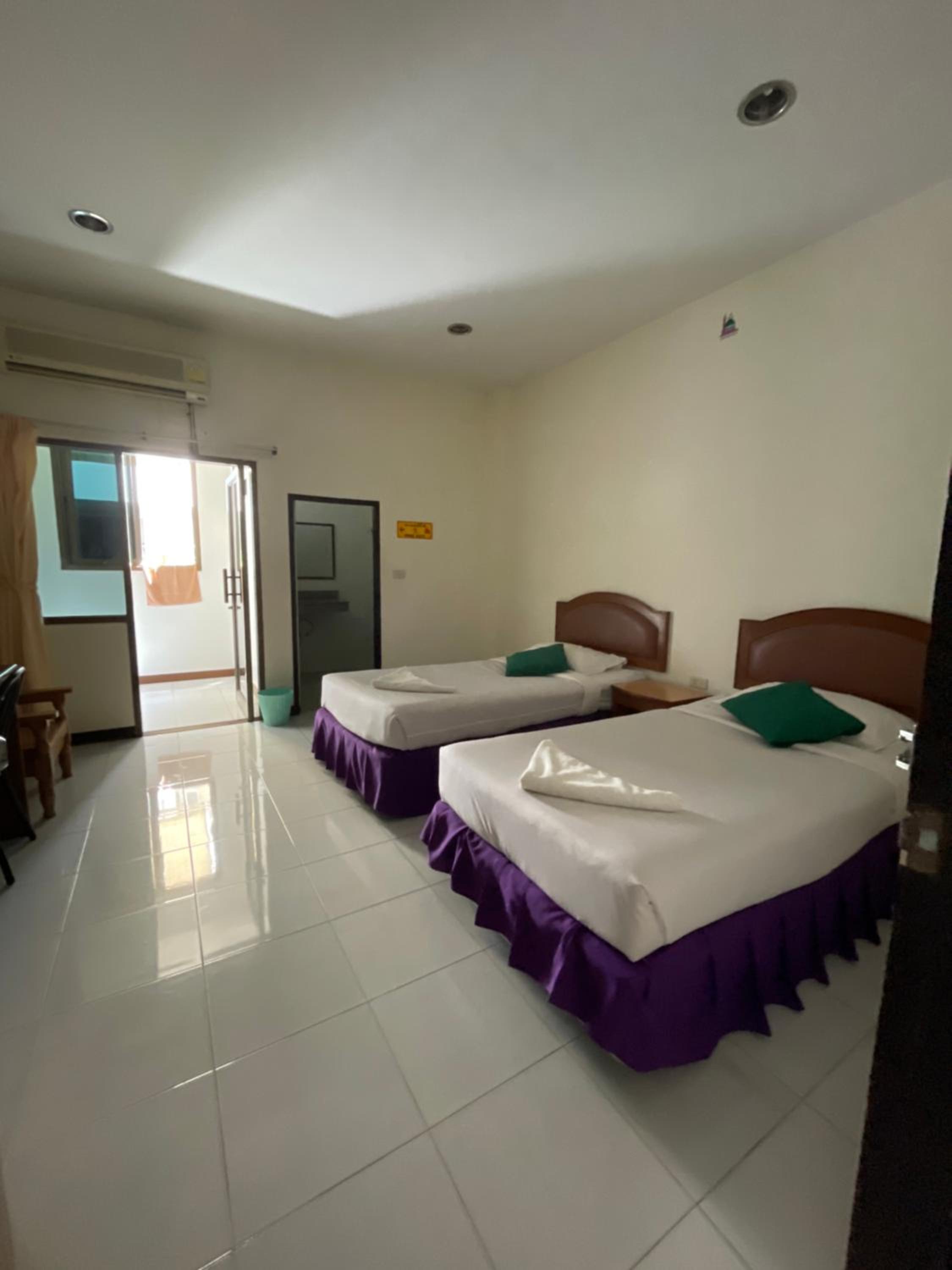 Economy Twin Room