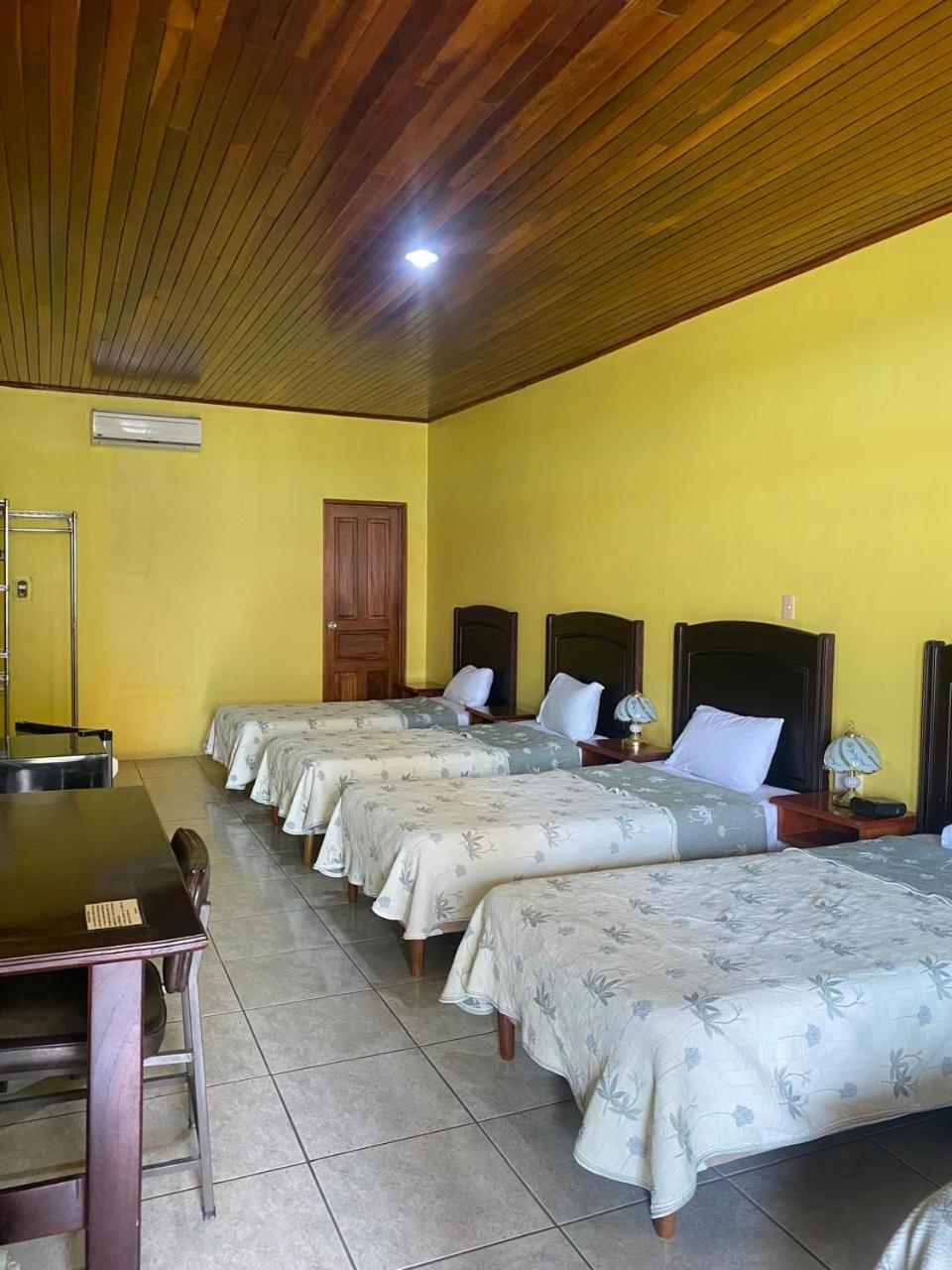 Standard Quadruple Room photo 2