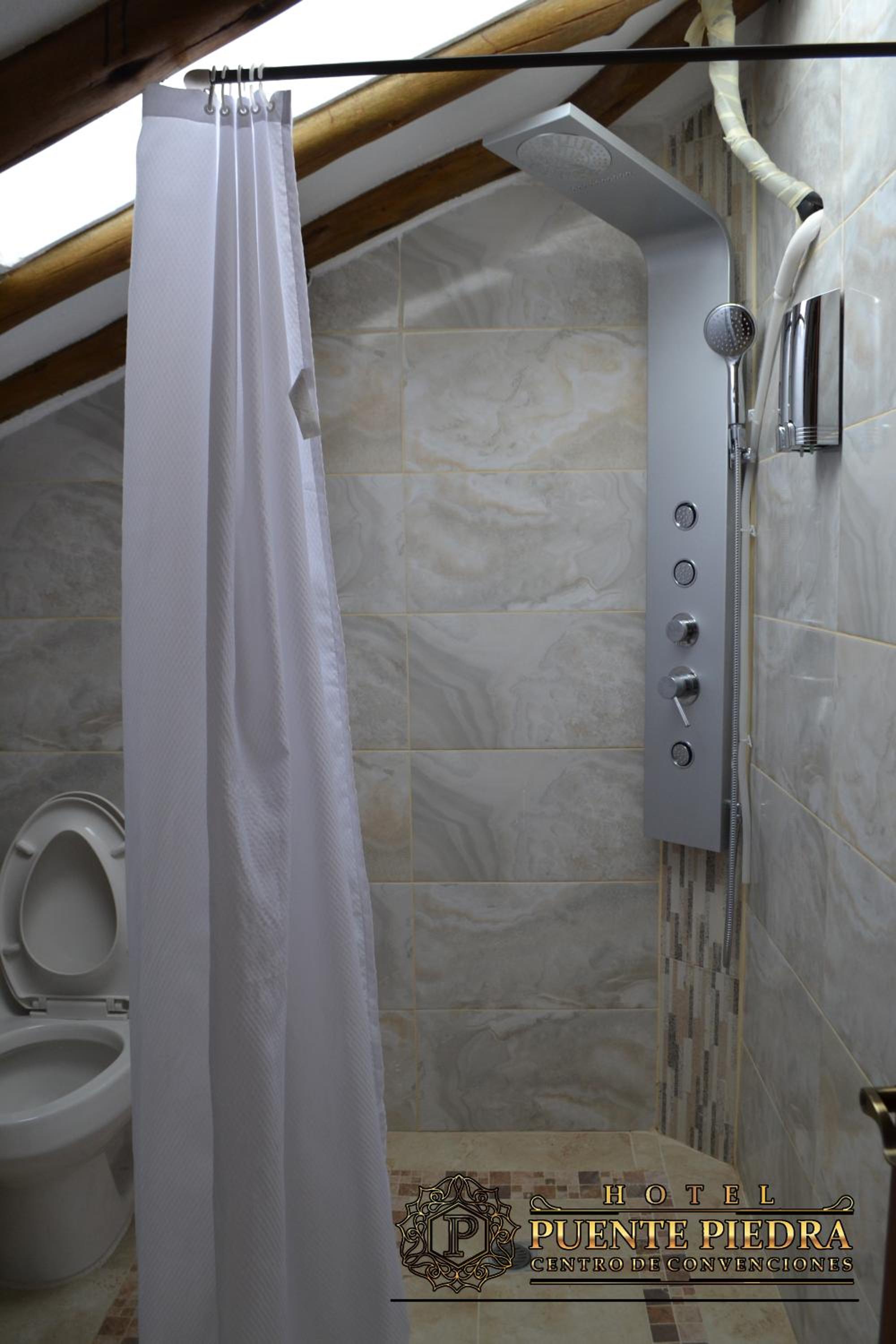 King Suite with Spa Bath photo 3