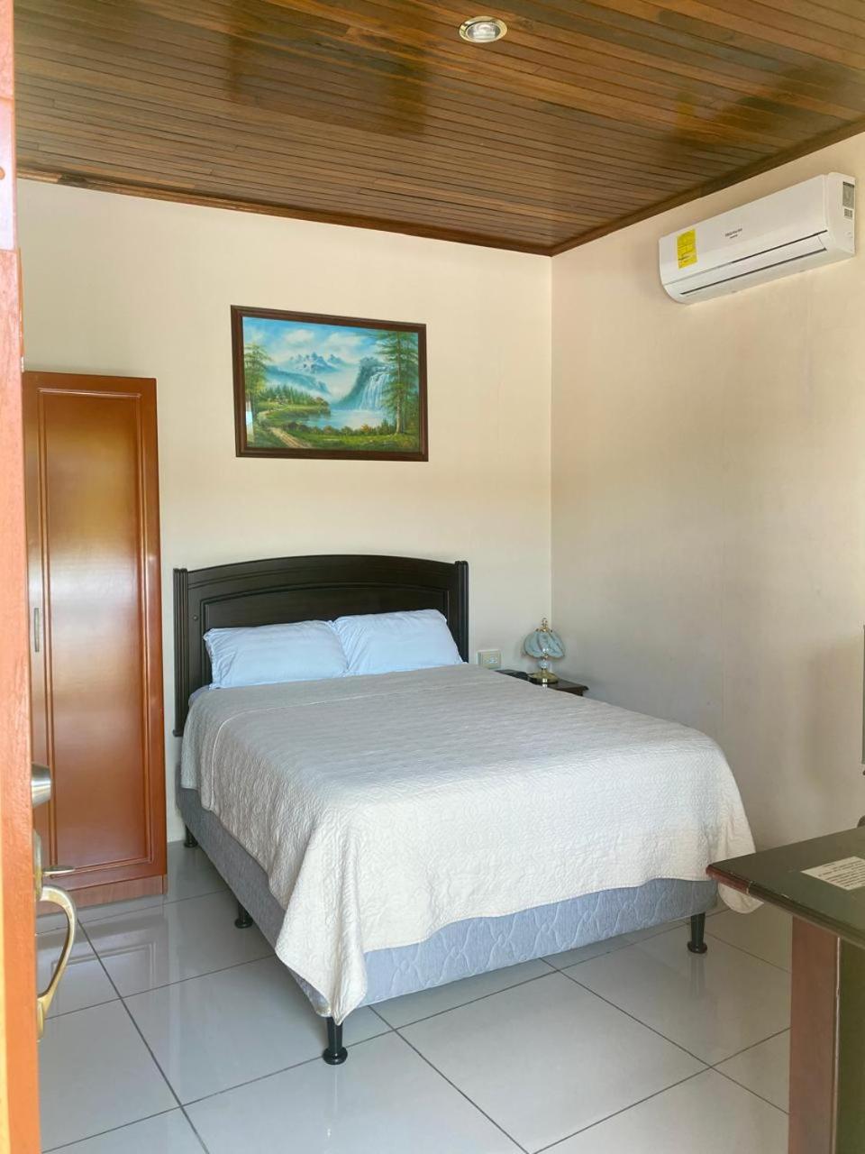 Standard Single Room photo 3