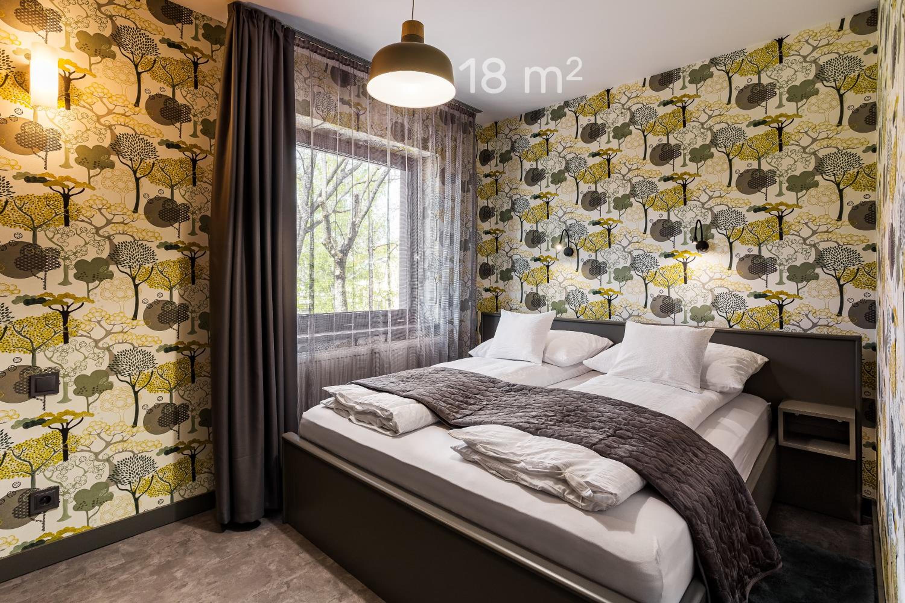 Standard Queen Room photo 2