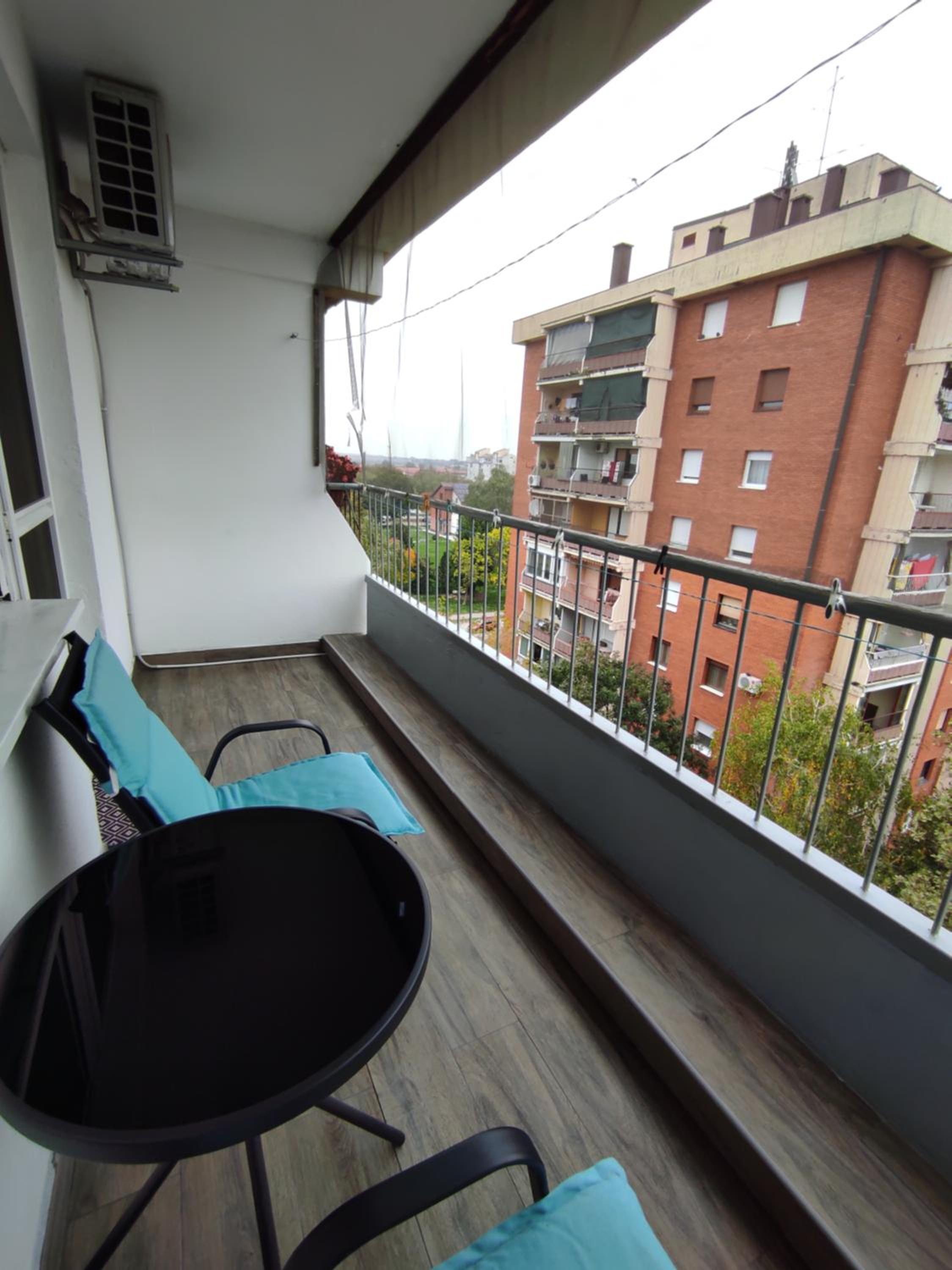 One-Bedroom Apartment - Photo 11