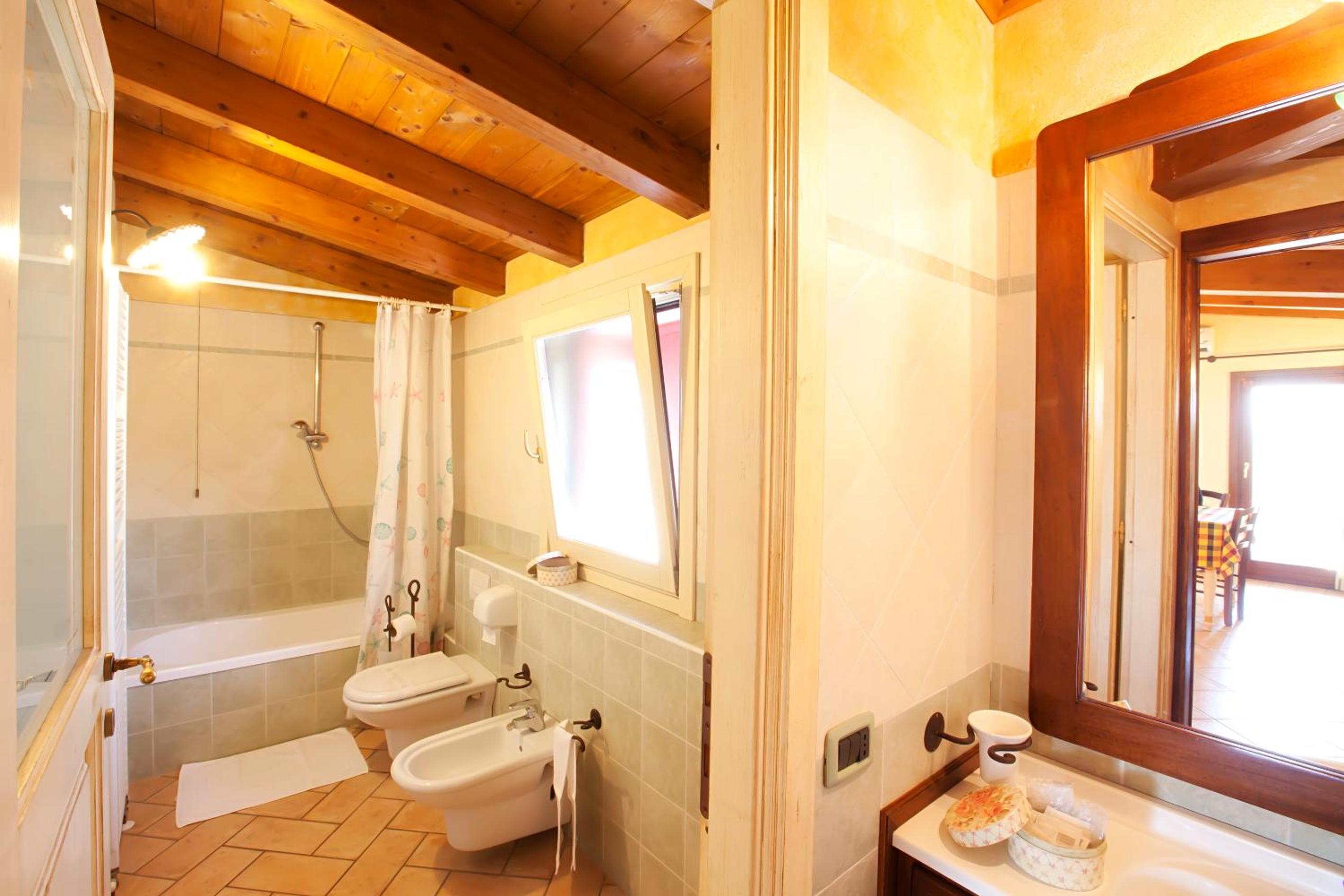 One-Bedroom Apartment - Photo 16